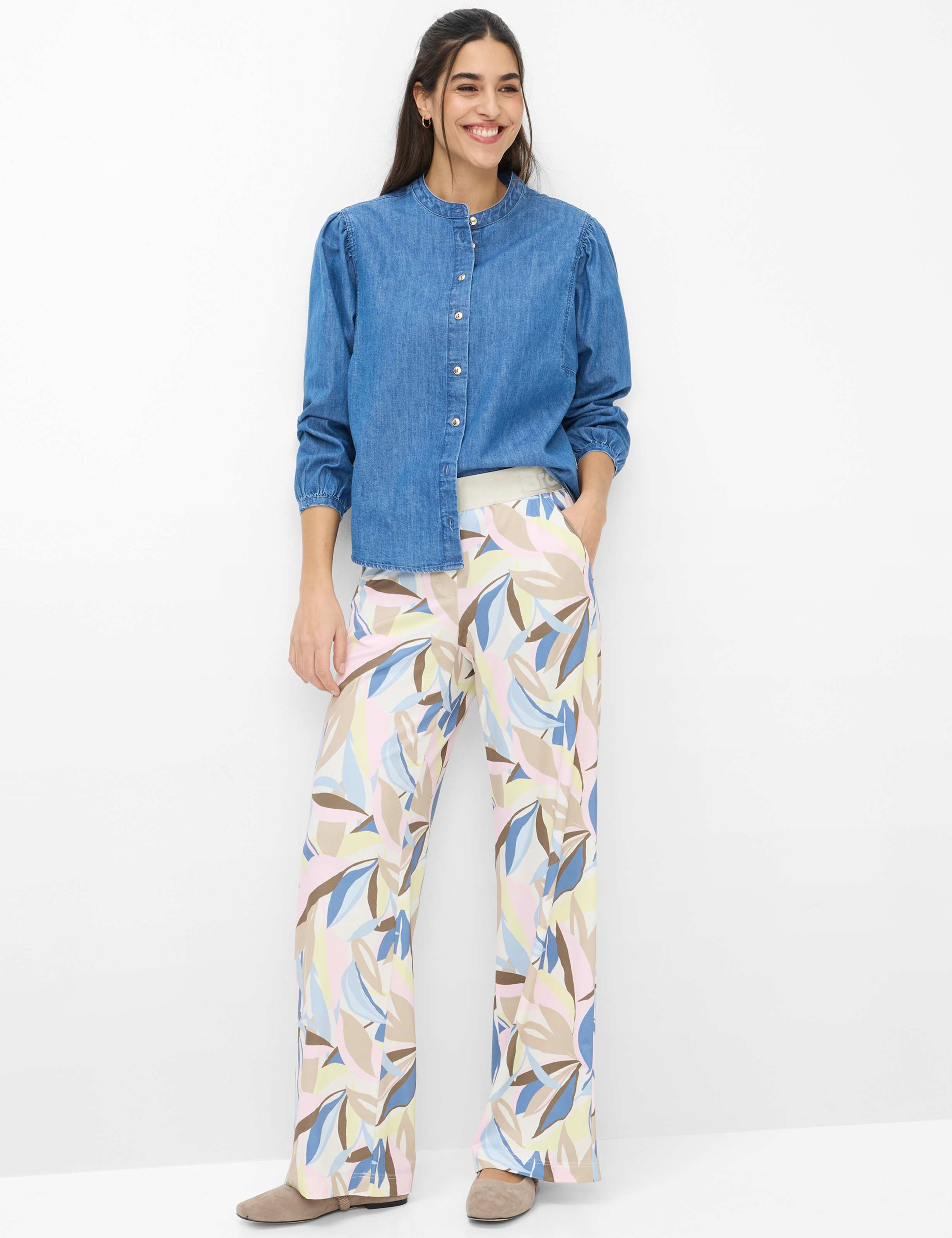 Dames Style MAINE Lichtblauw Wide Leg Model outfit