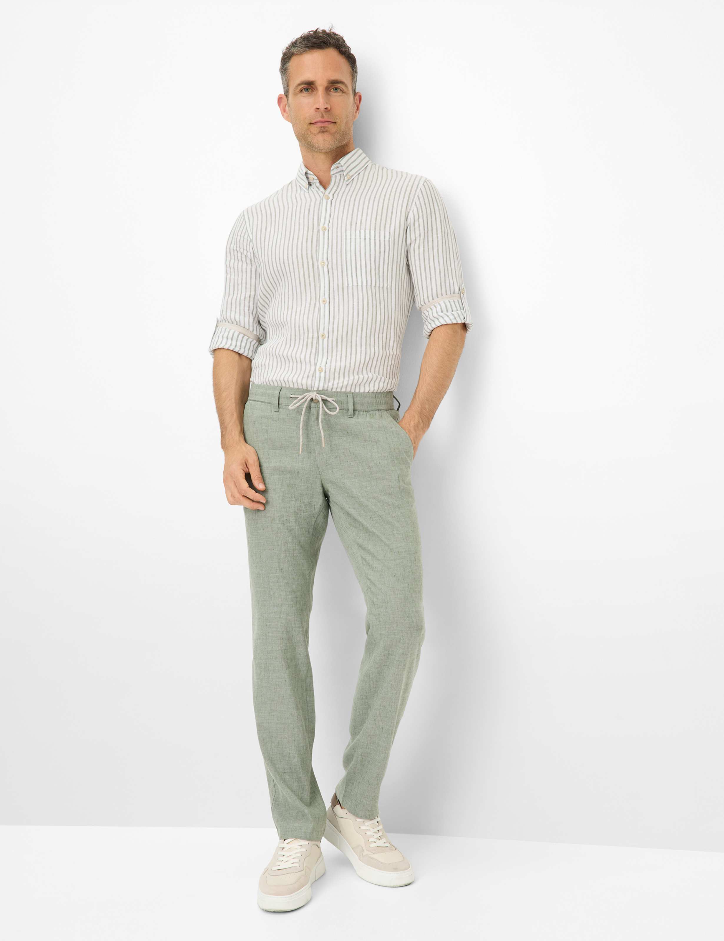 Heren Style TILL Groen Regular Fit Model outfit