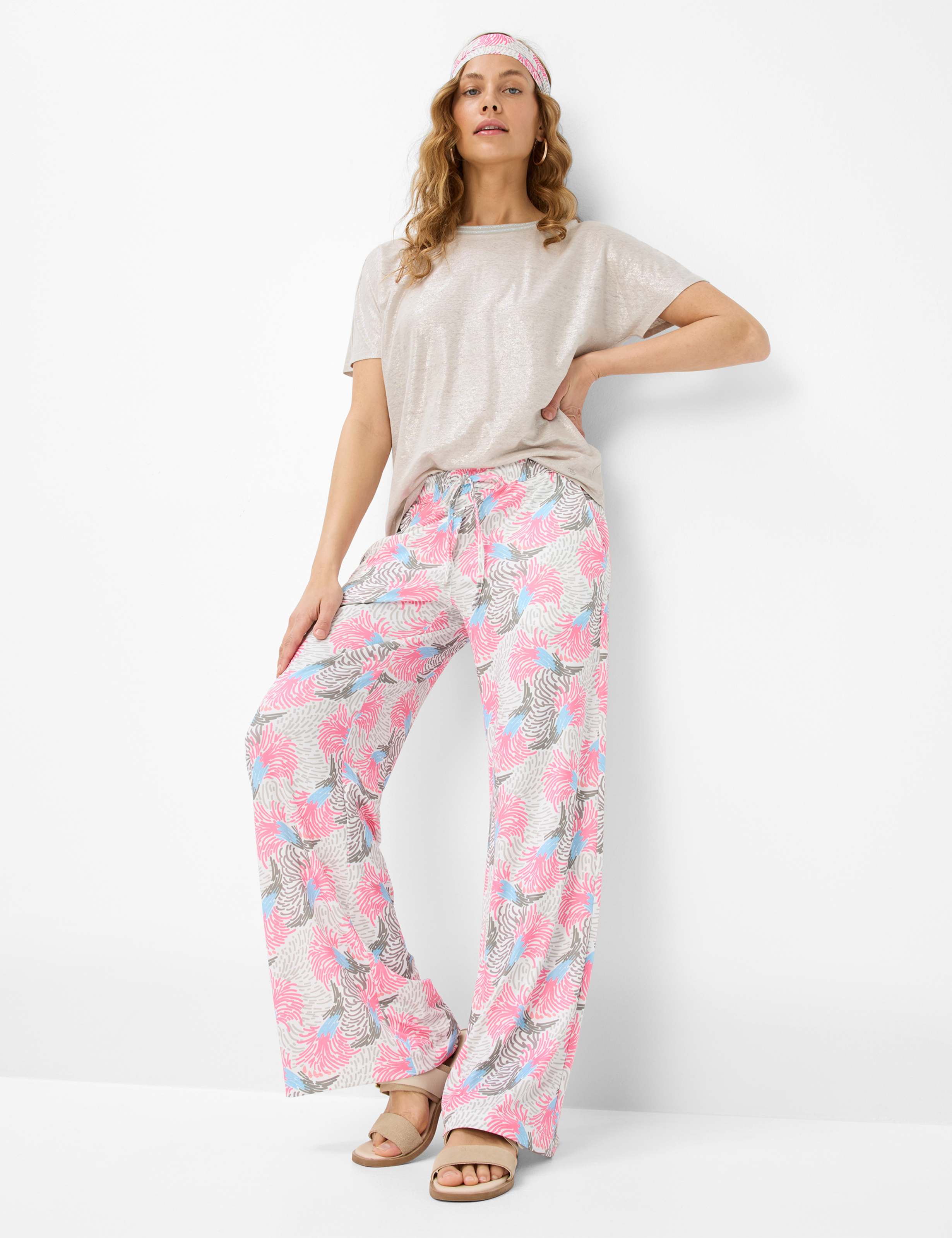 Women Style MAINE Cream White  Detail 1