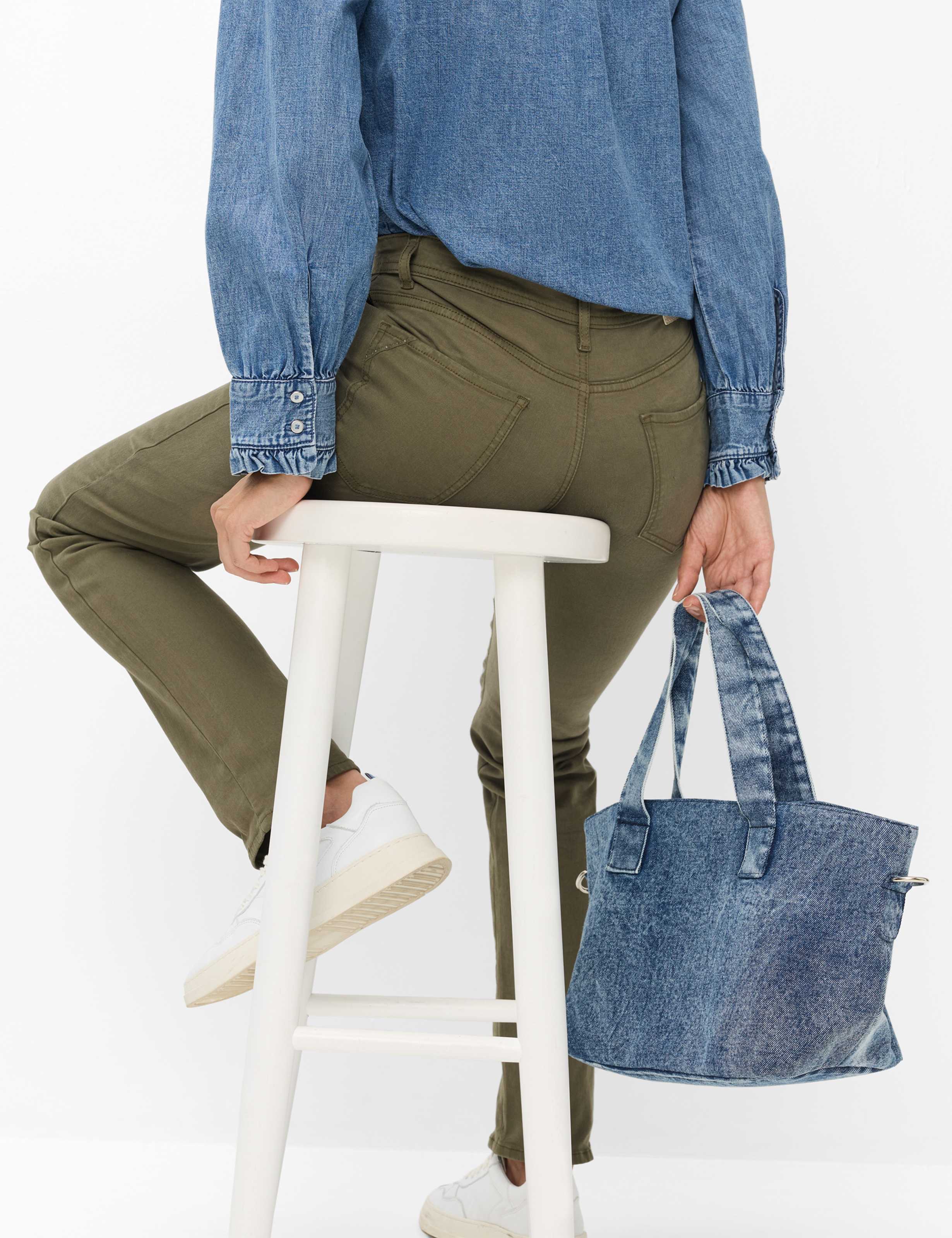 Femme Style CAROLA Denim Vert - Khaki Feminine Fit Détail 1