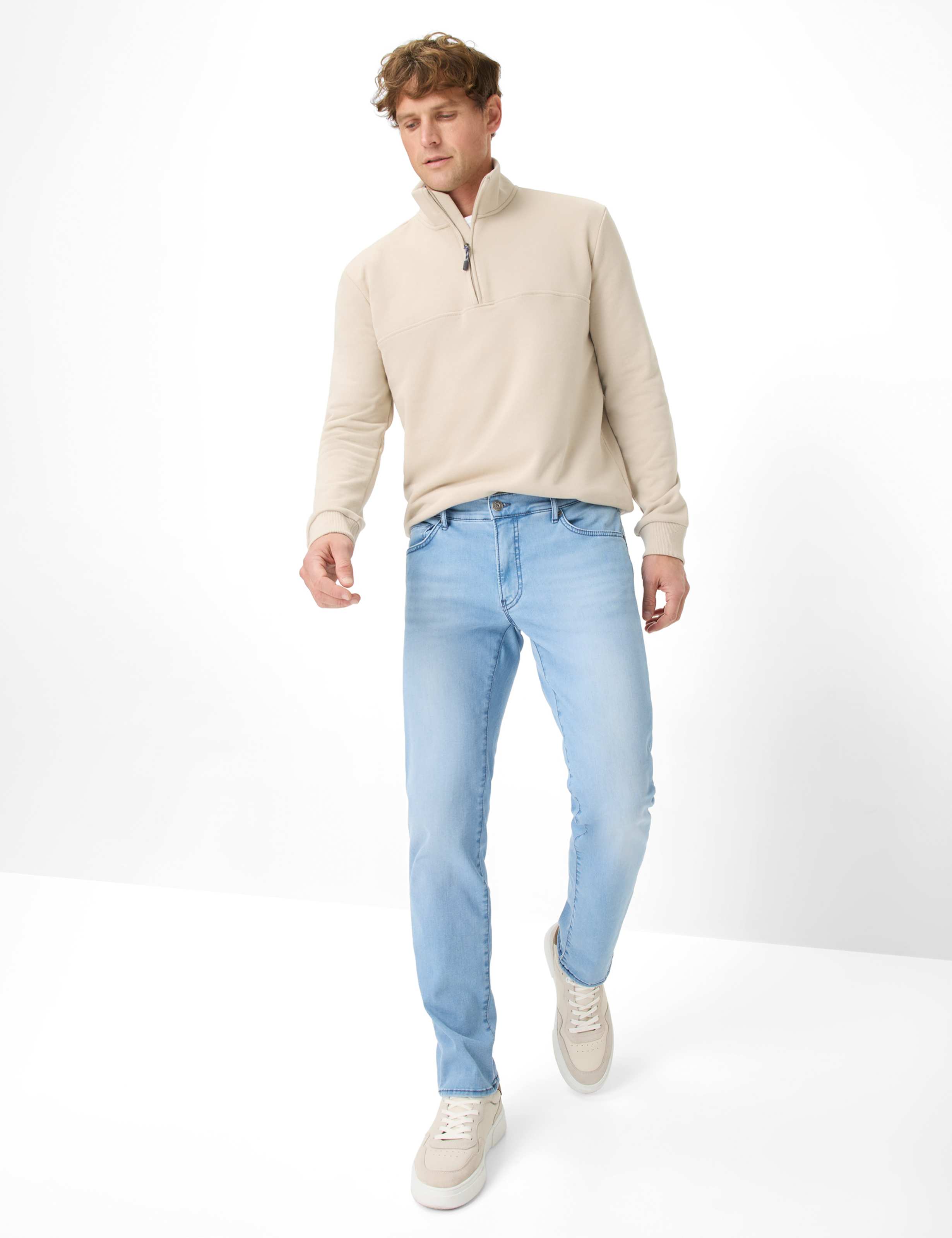 Men Style CHUCK Denim Blue Modern Fit Model Outfit