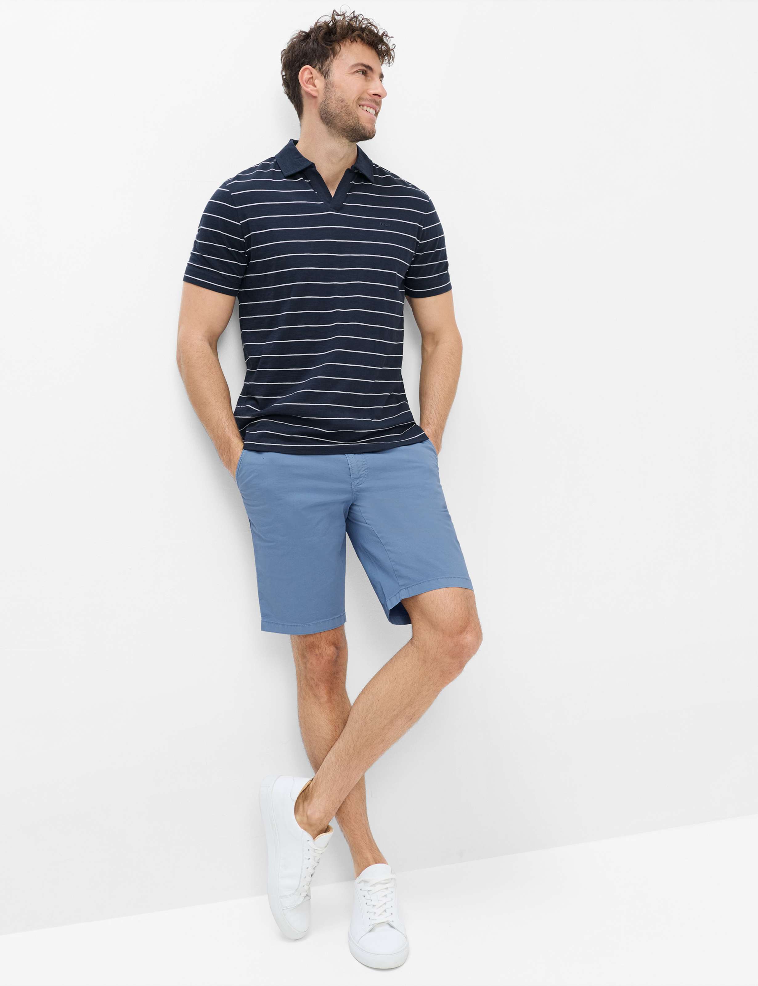 Homme Style PAZ Bleu Foncé  Tenue du mannequin