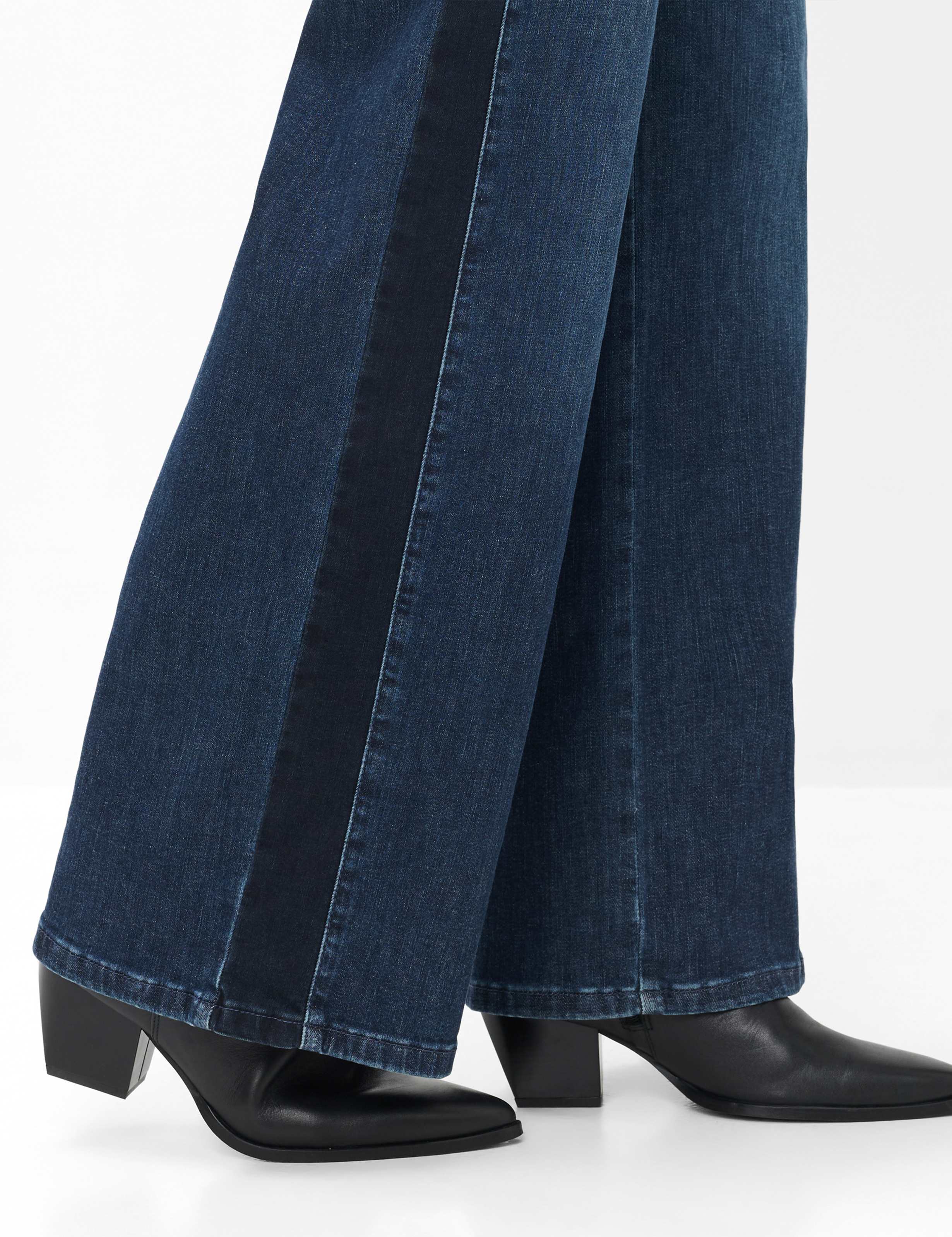 Women Style LAURA FLARED Denim Blue Super Slim fit Detail 1
