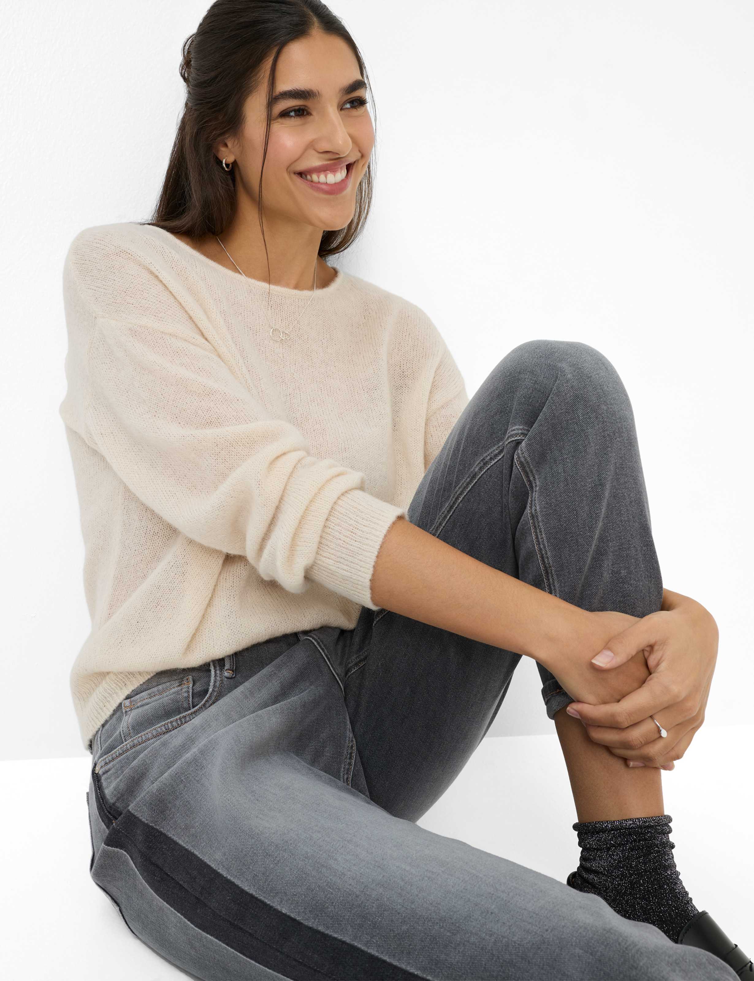 Women Style LISA Cream White  Detail 1