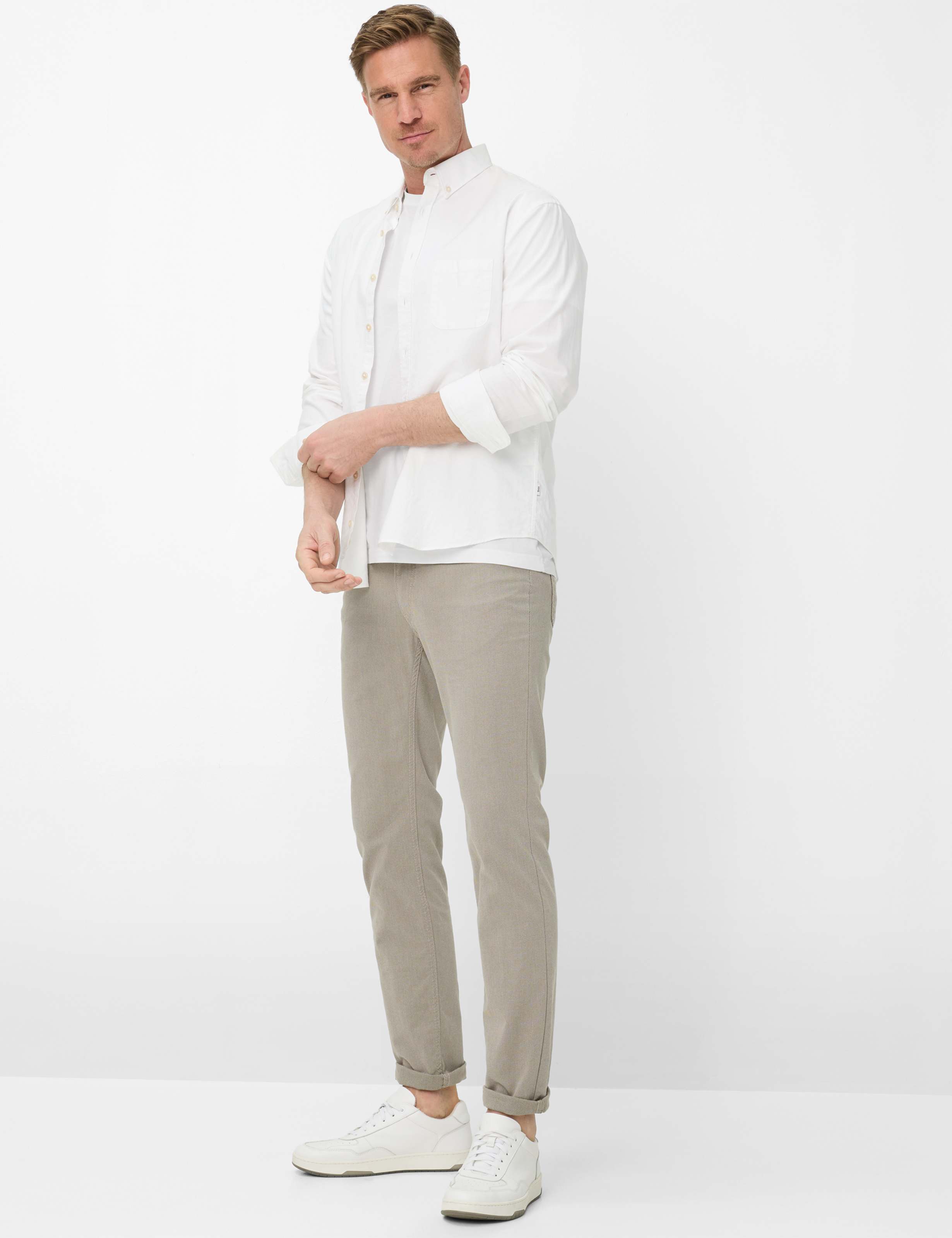 Men Style CHUCK Light Brown Modern Fit Model Outfit