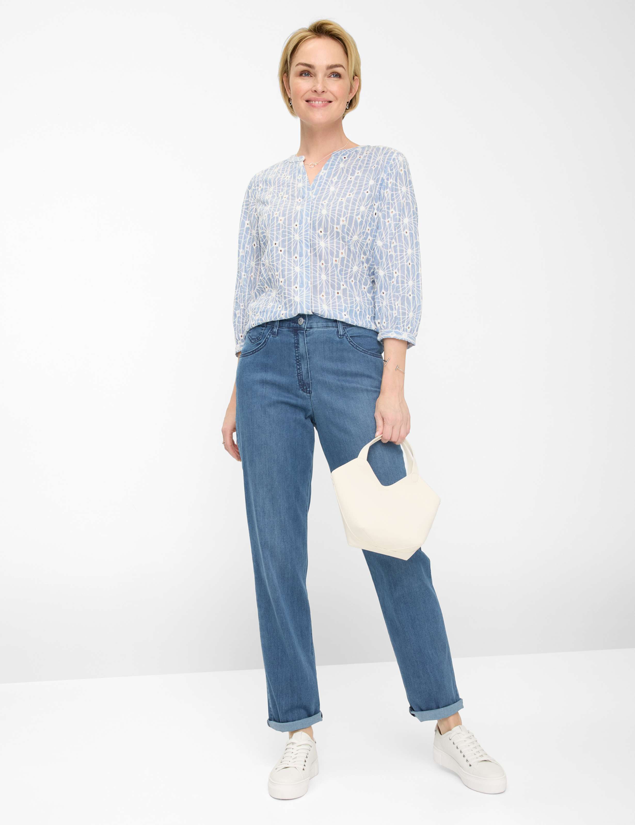 Damen Style CORRY Denim Blau Comfort Plus Fit Model Outfit