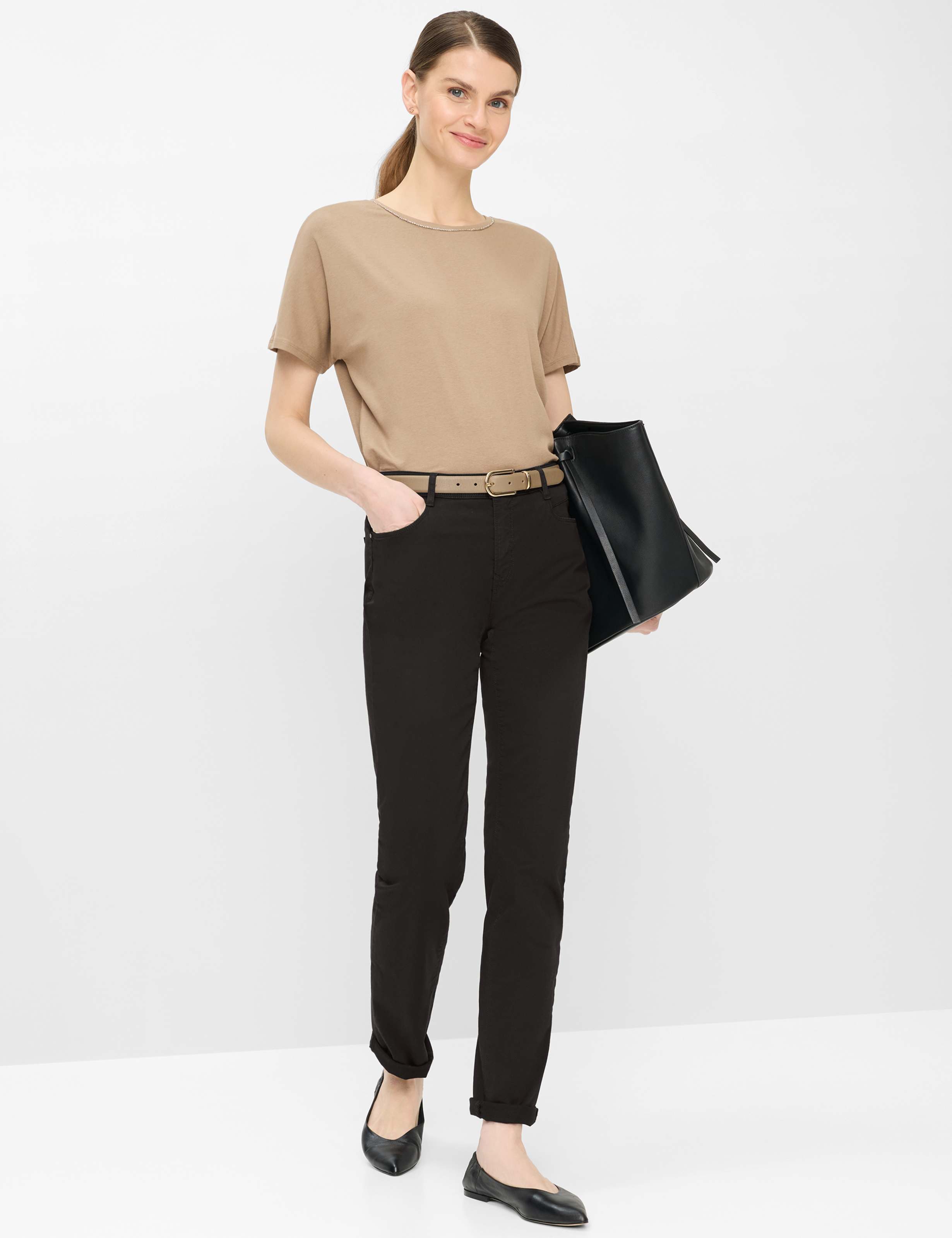 Women Style MARY Perma Black Regular Fit Model Outfit