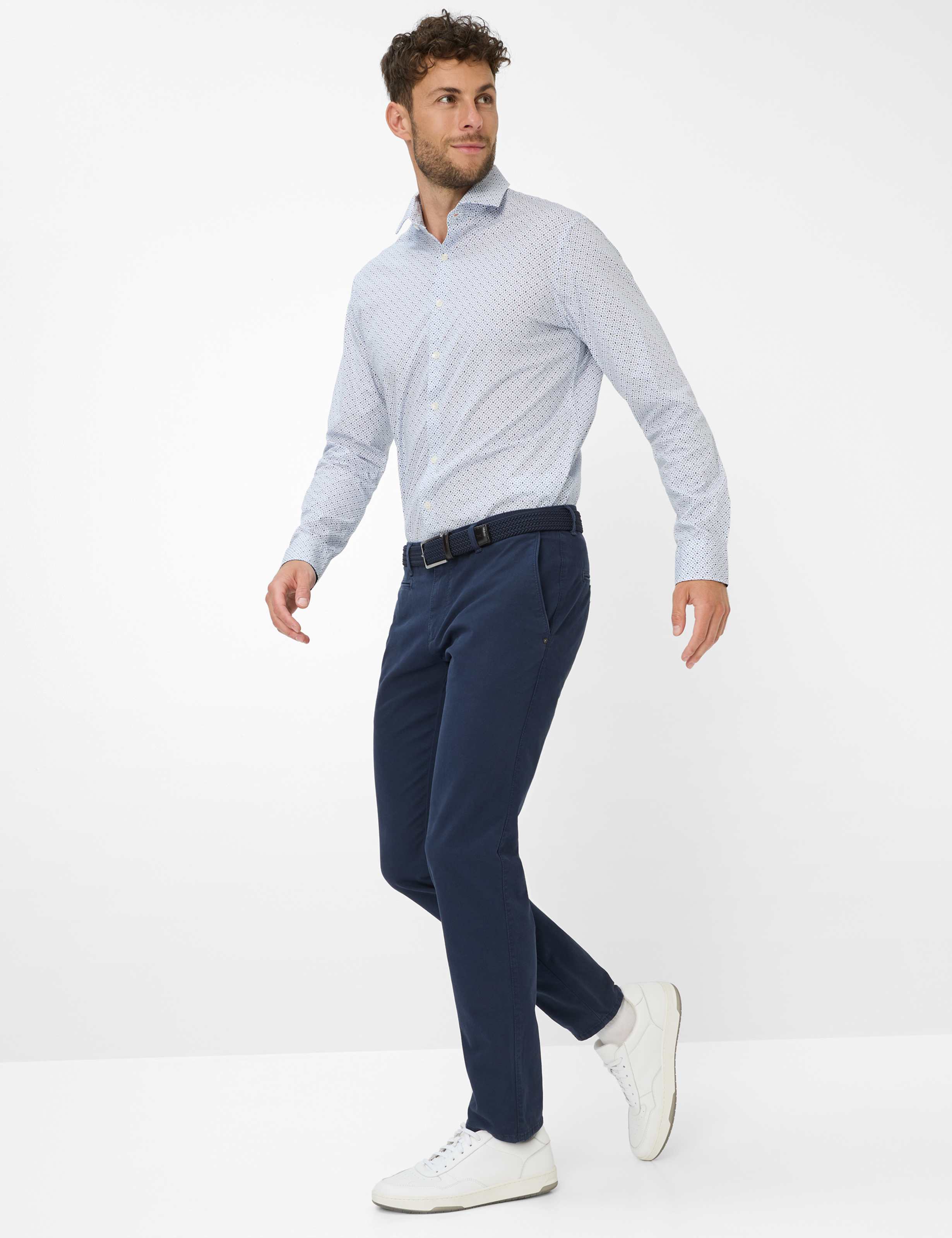 Herren Style FABIO IN Dunkelblau Modern Fit Model Outfit