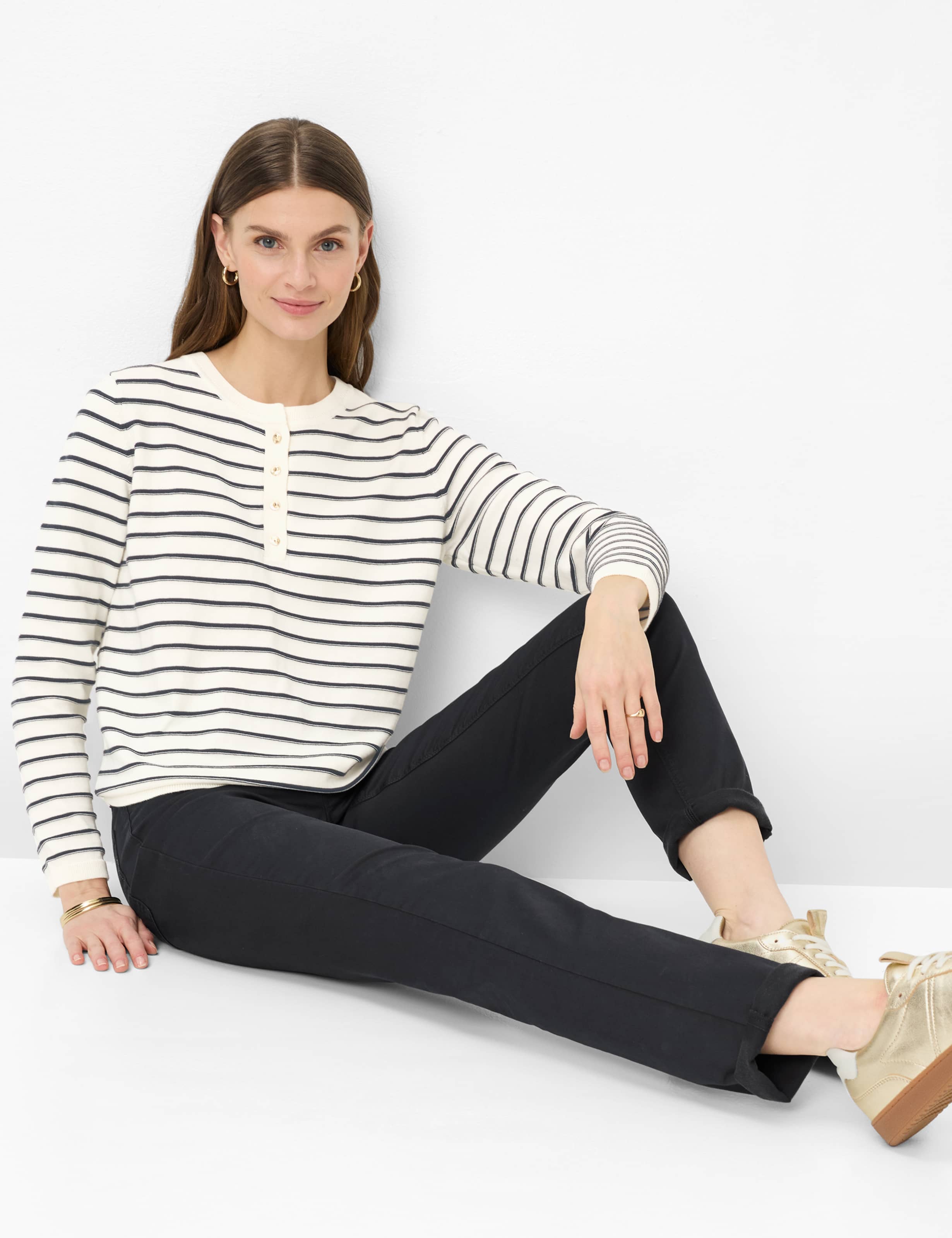 Women Style MARY Perma Blue Regular Fit Detail 1