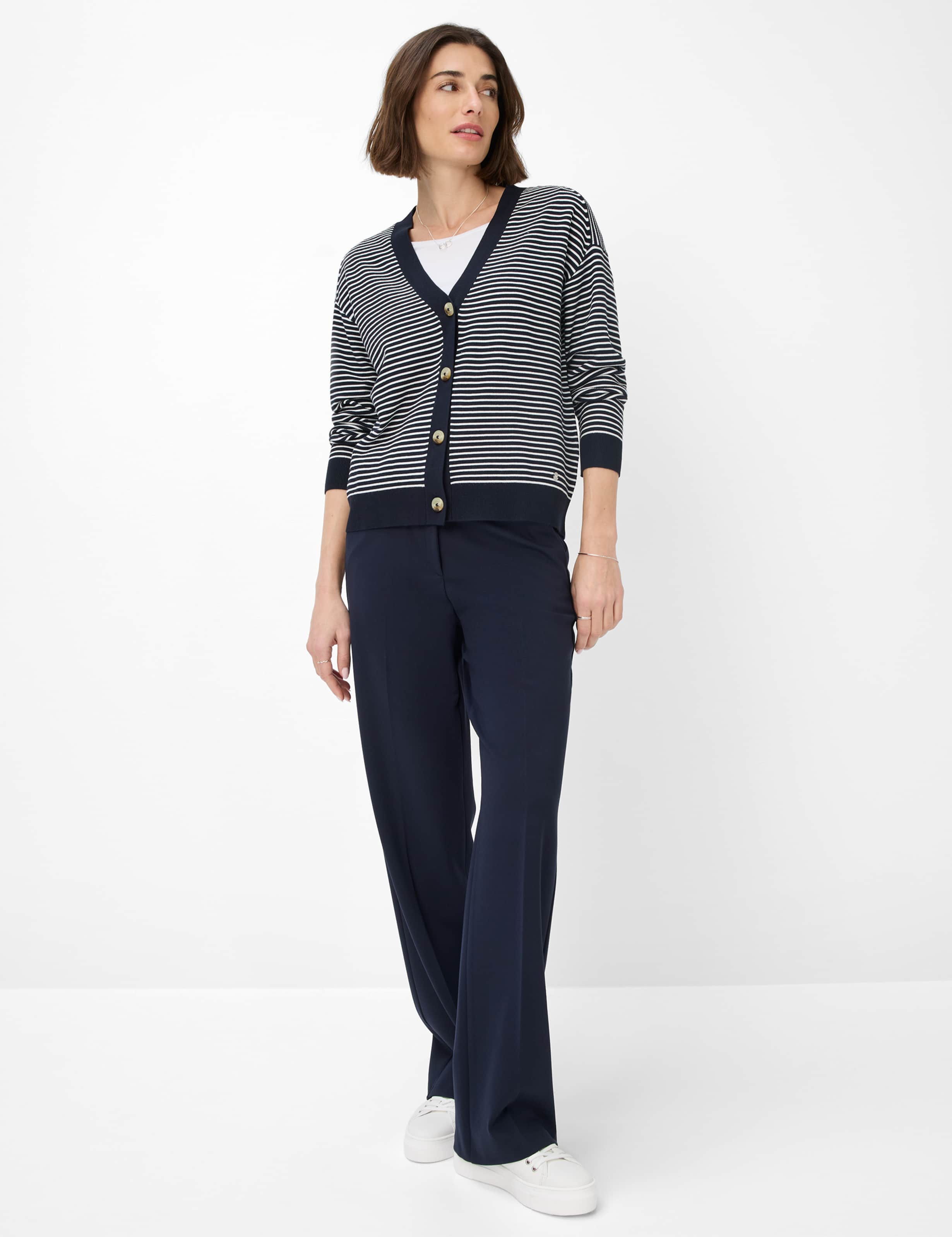 Damen Style ANIQUE Dunkelblau  Model Outfit