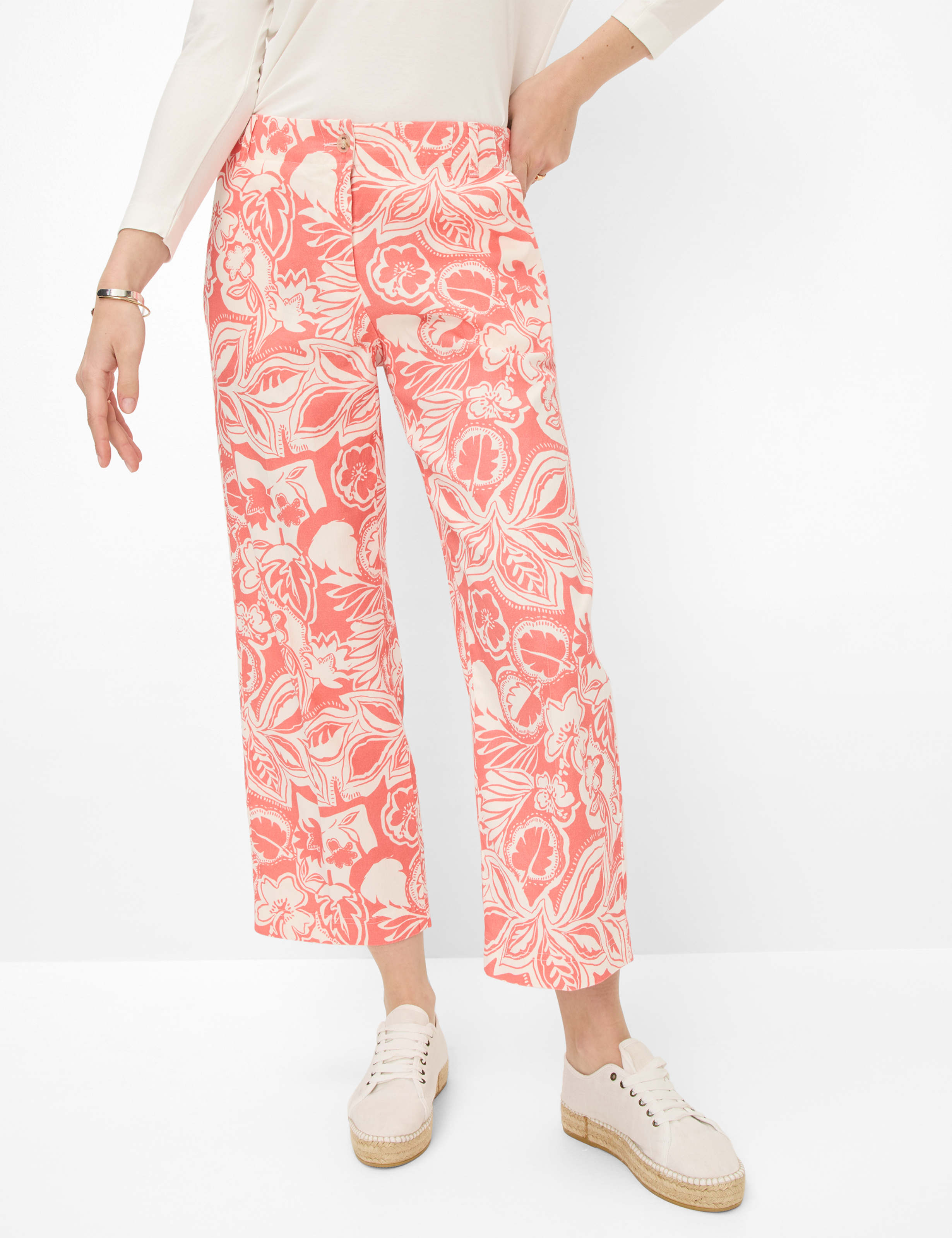 Shades of red, Women, Style MAINE S, MODEL_FRONT_ISHOP