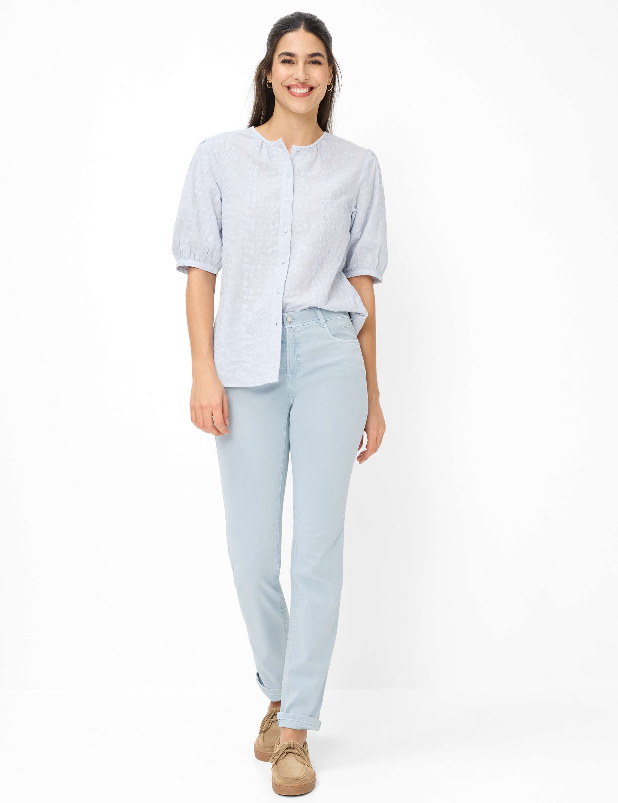 Dame Style CAROLA Lysblå Feminine Fit Model Outfit