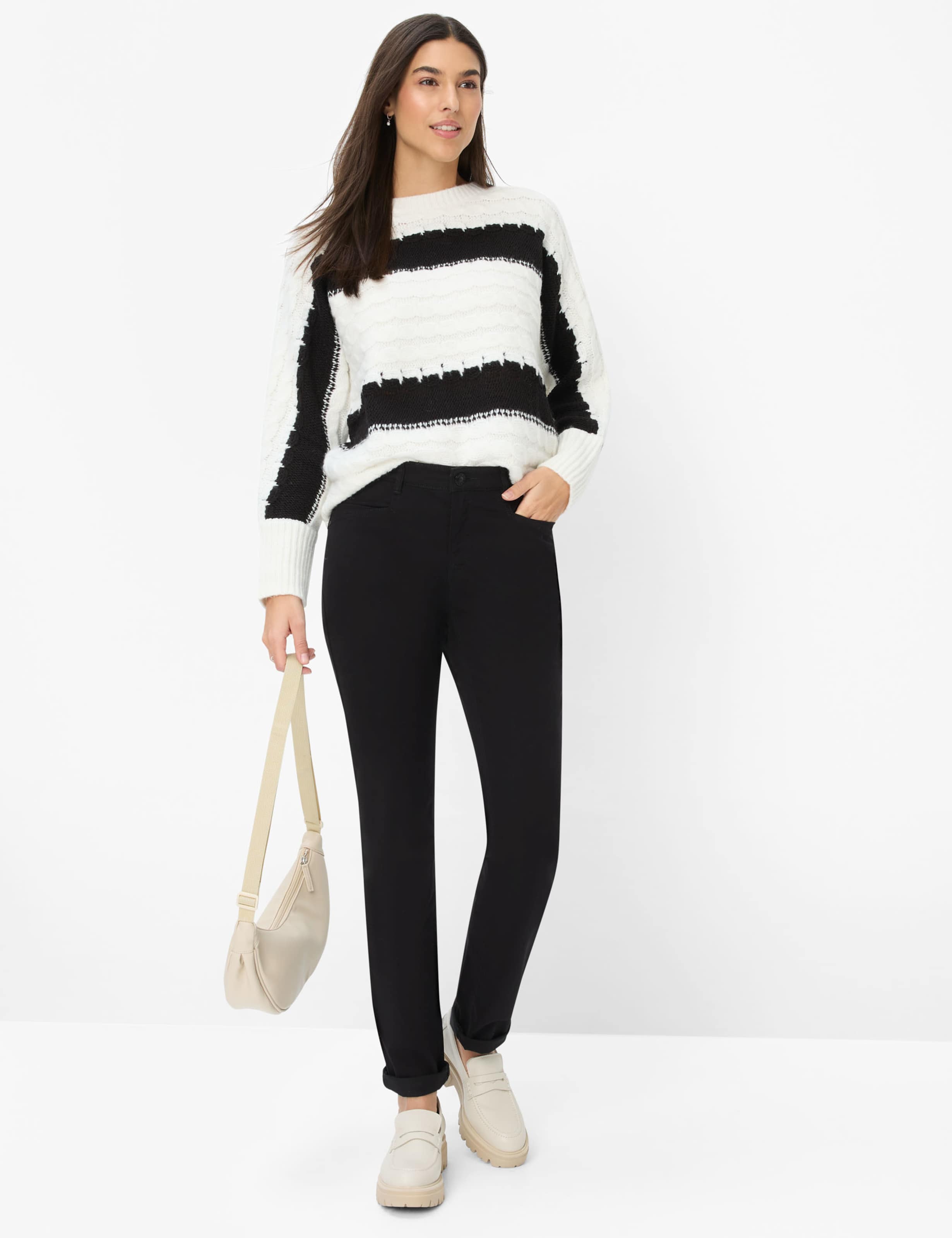 Damen Style MARY Schwarz Regular Fit Model Outfit