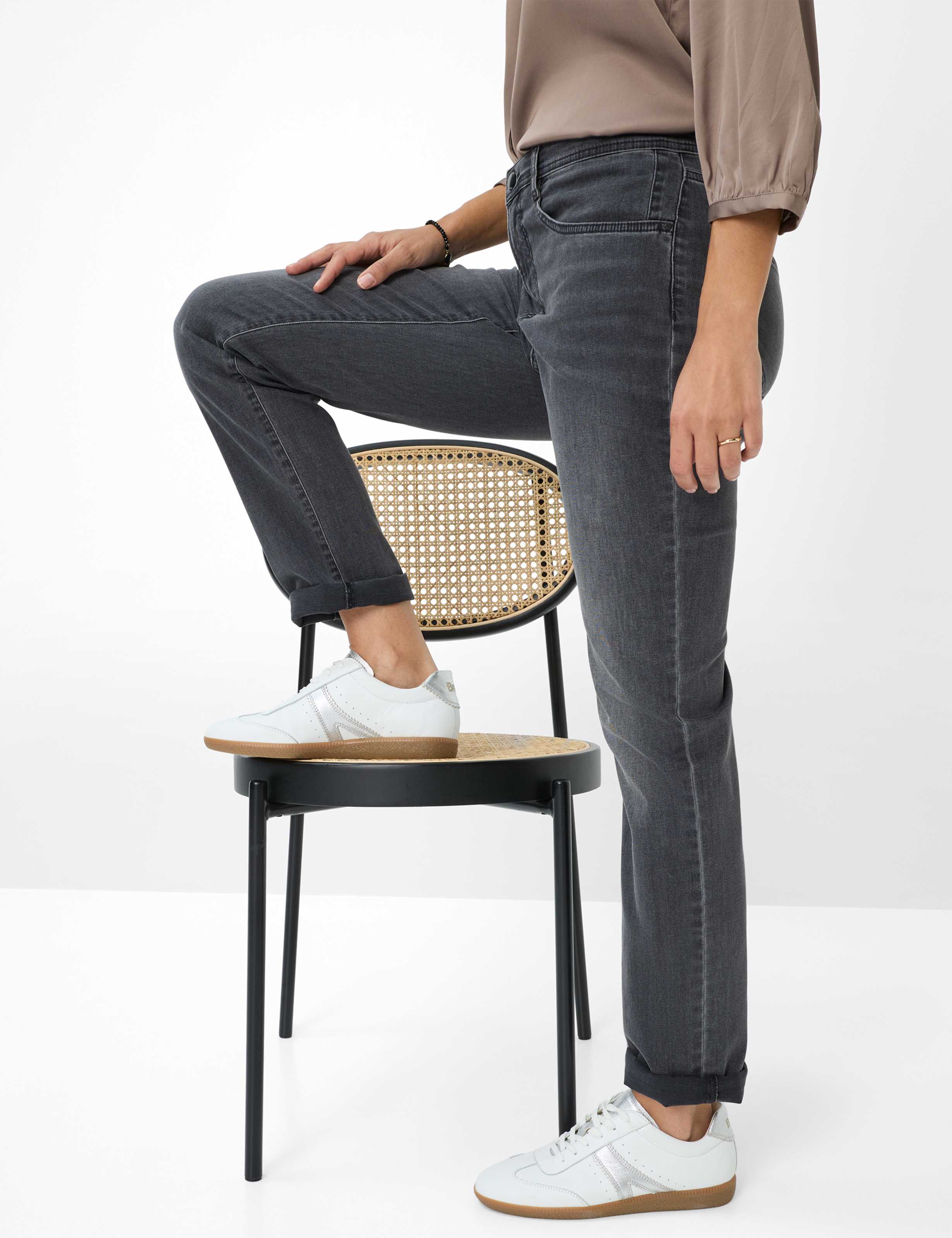 Damen Style MARY Denim Dunkelgrau Regular Fit Detail 1