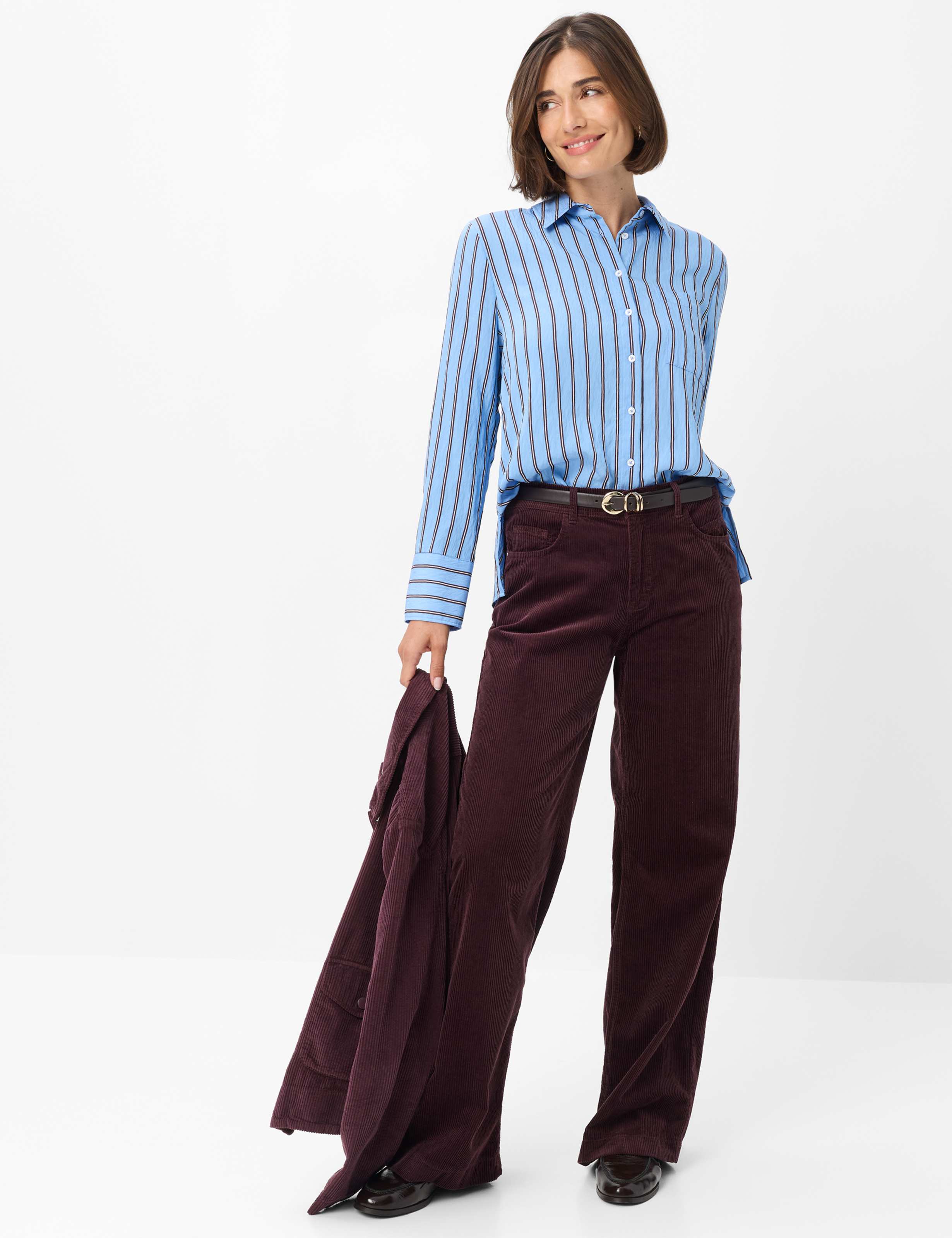 Women Style VICA Blue  Model Outfit