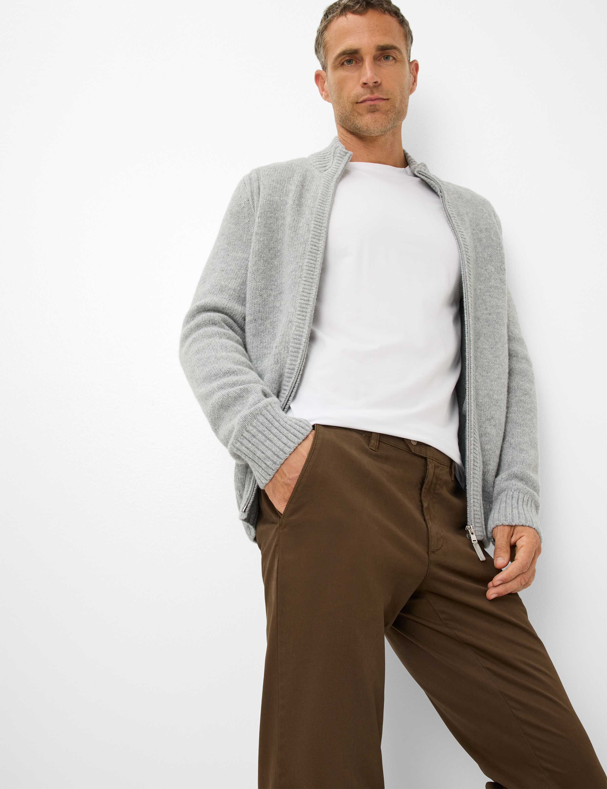 Herren Style JIM Dunkelbraun Modern Fit Detail 1