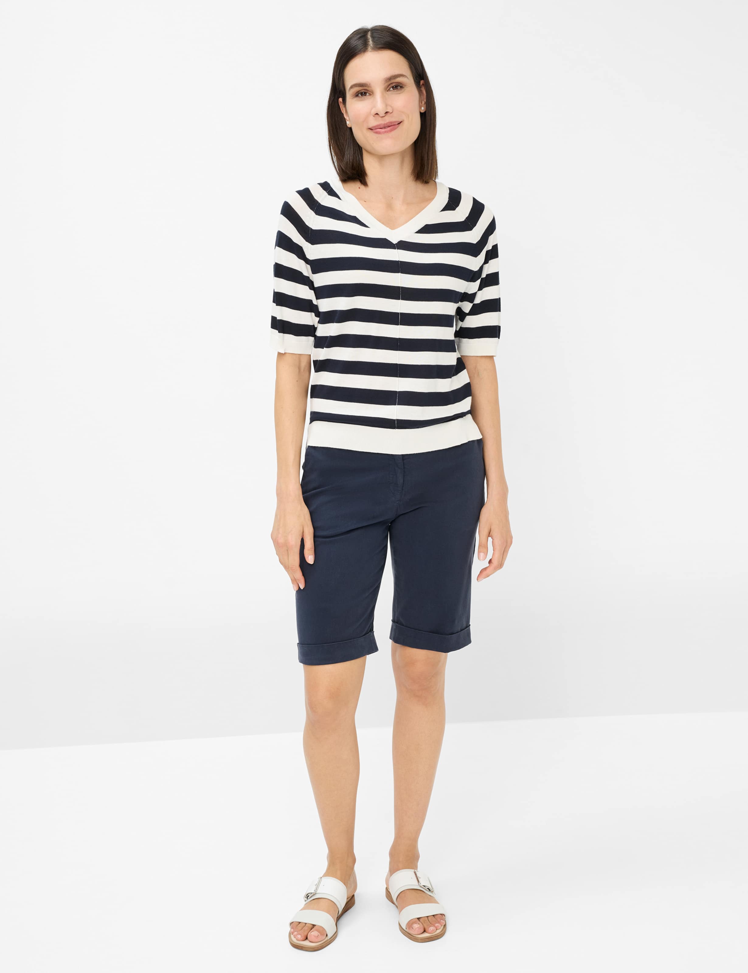 Damen Style LESLEY Dunkelblau  Model Outfit