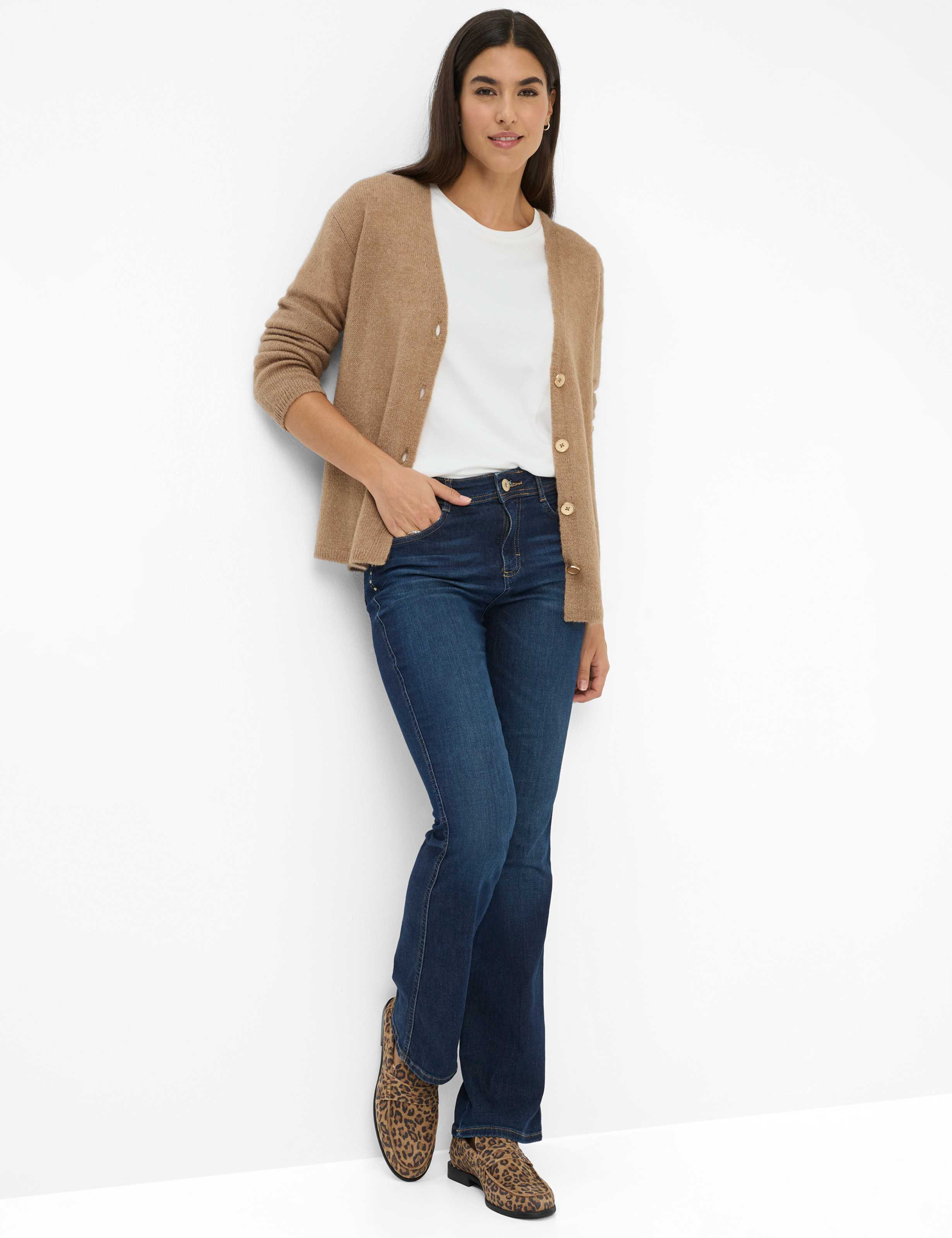 Women Style SHAKIRA Denim Blue Slim Fit Model Outfit