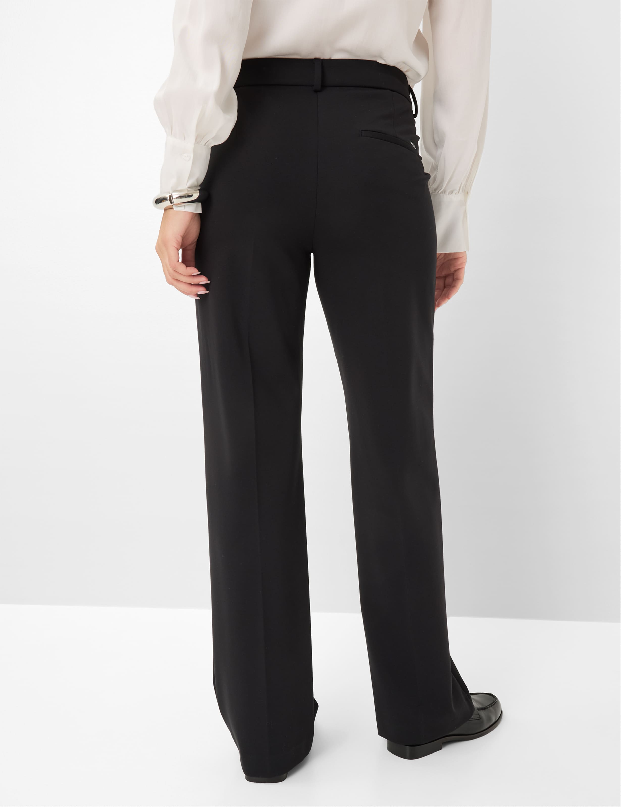 Dames Style MAINE Zwart Wide Leg Model achterkant