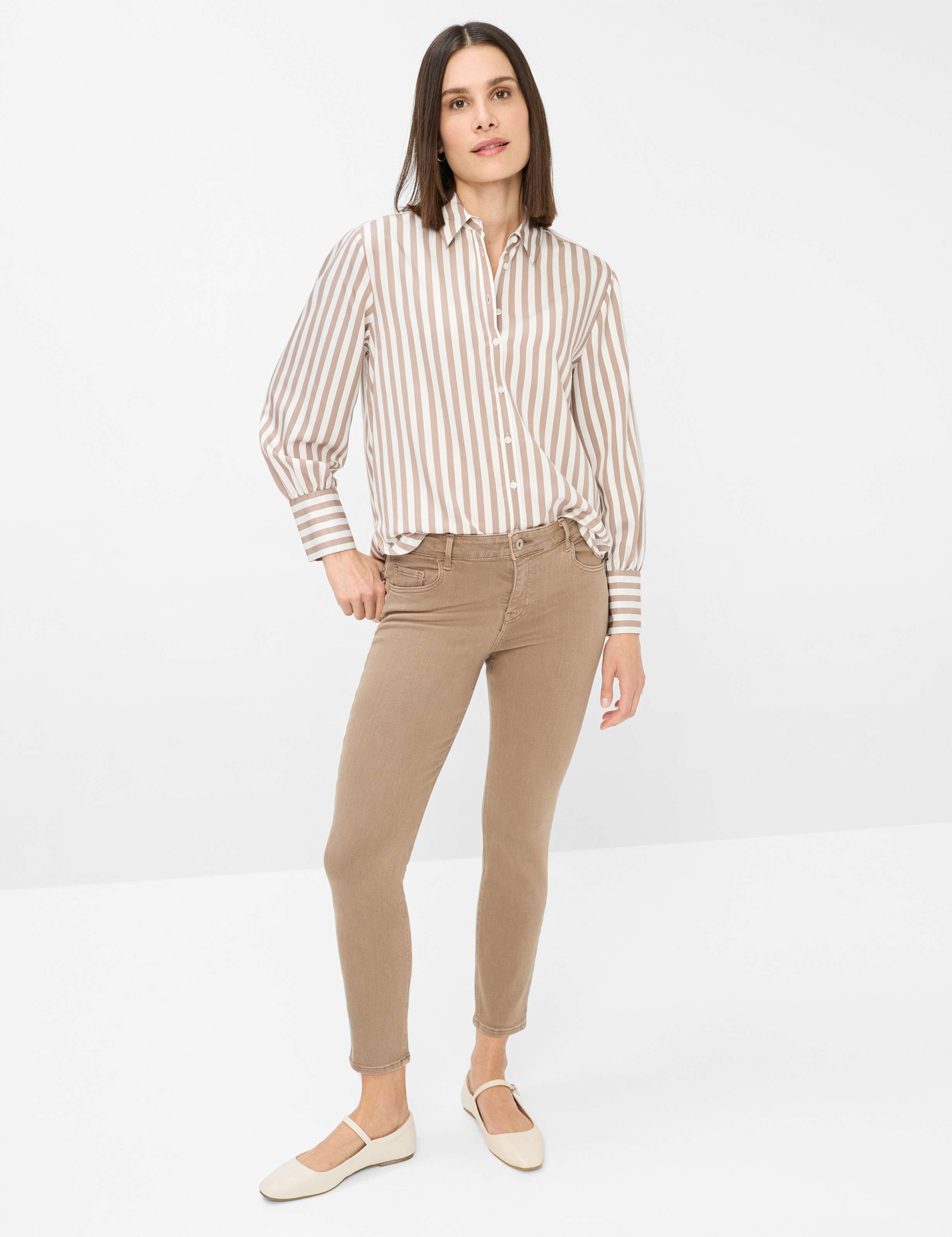 Women Style SHAKIRA S Denim Brown Slim Fit Model Outfit