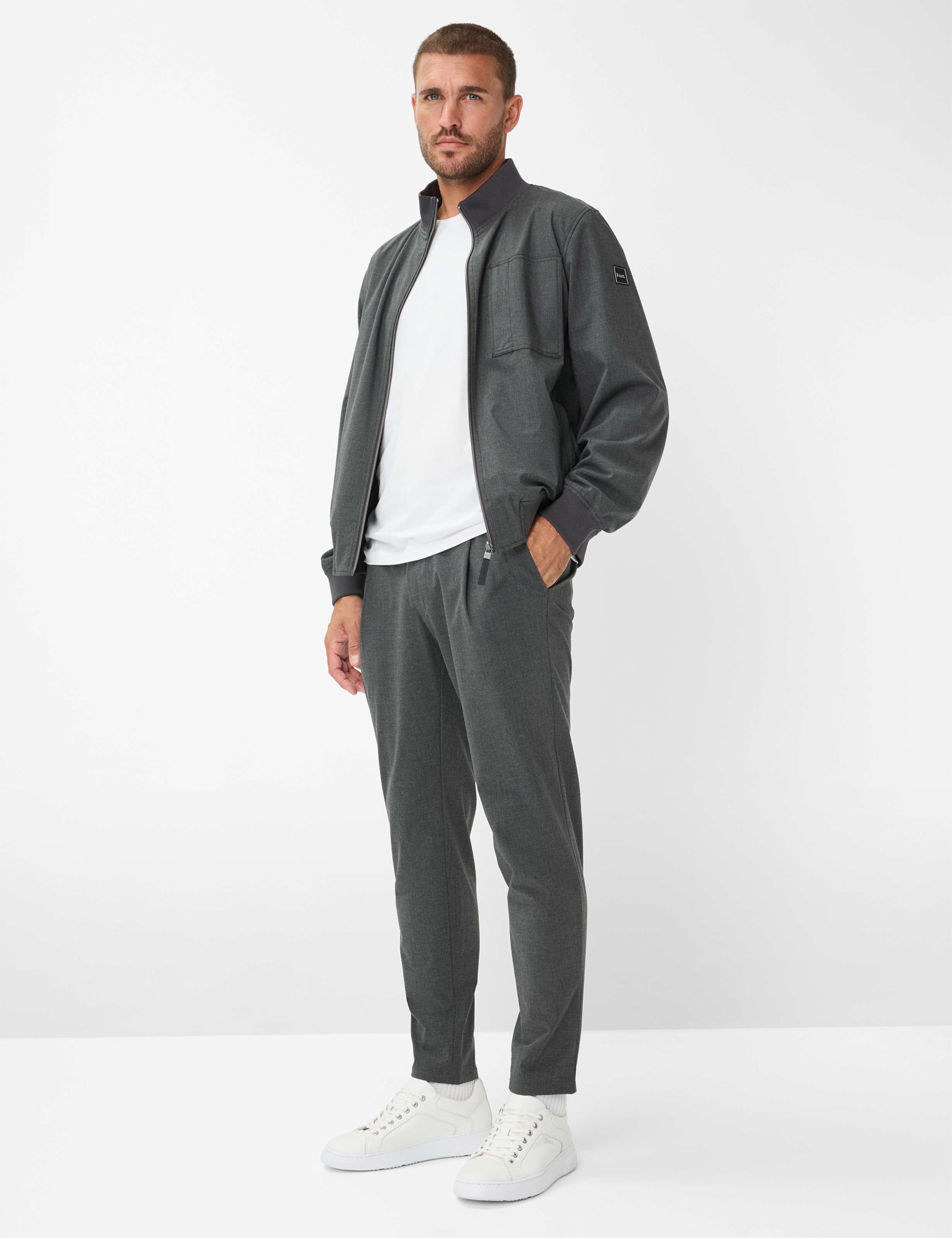 Herren Style TINO Grau Relaxed Fit Model Outfit