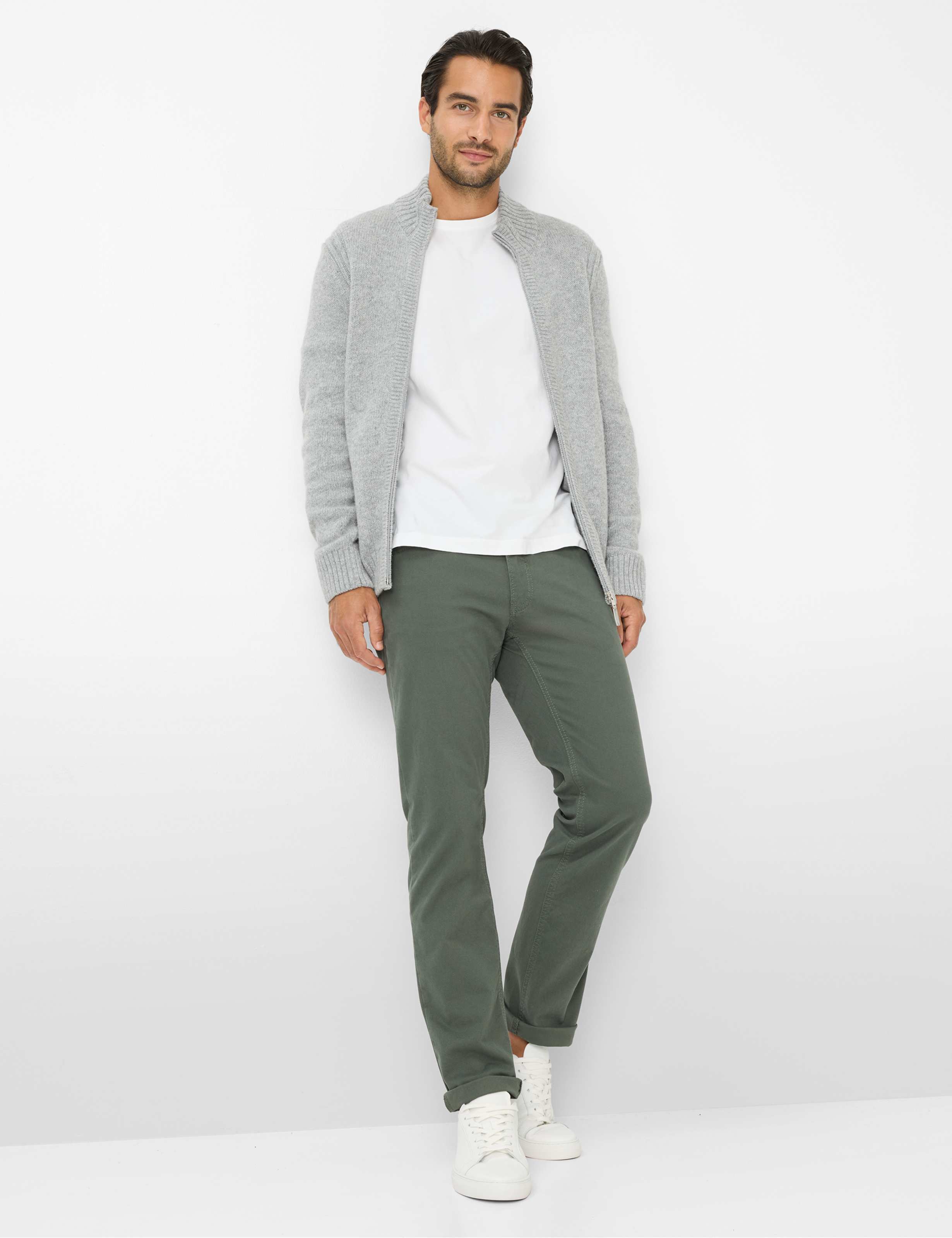 Heren Style CHUCK Donkergroen Modern Fit Model outfit