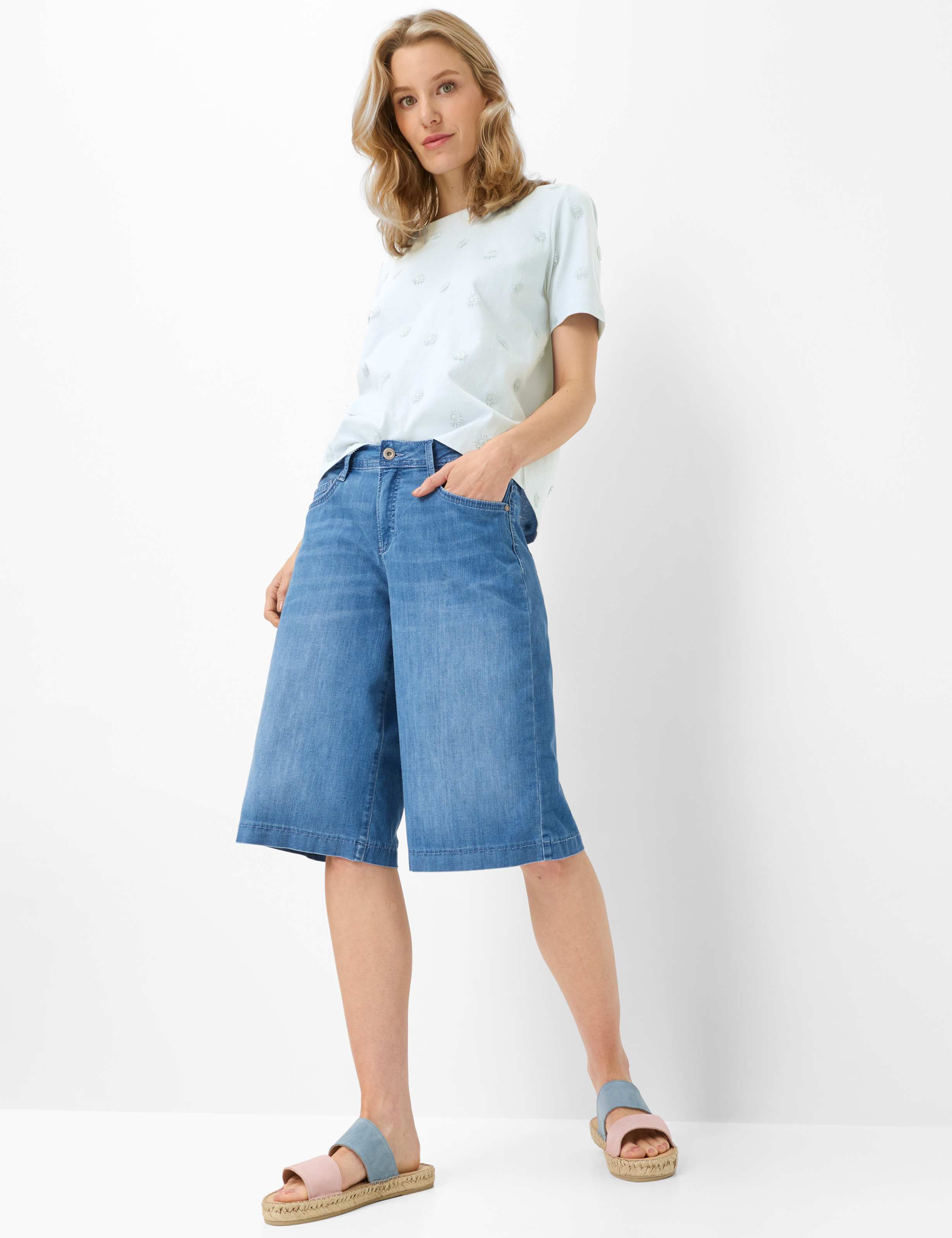 Femme Style MAINE B Denim Bleu Tapered Fit Tenue du mannequin