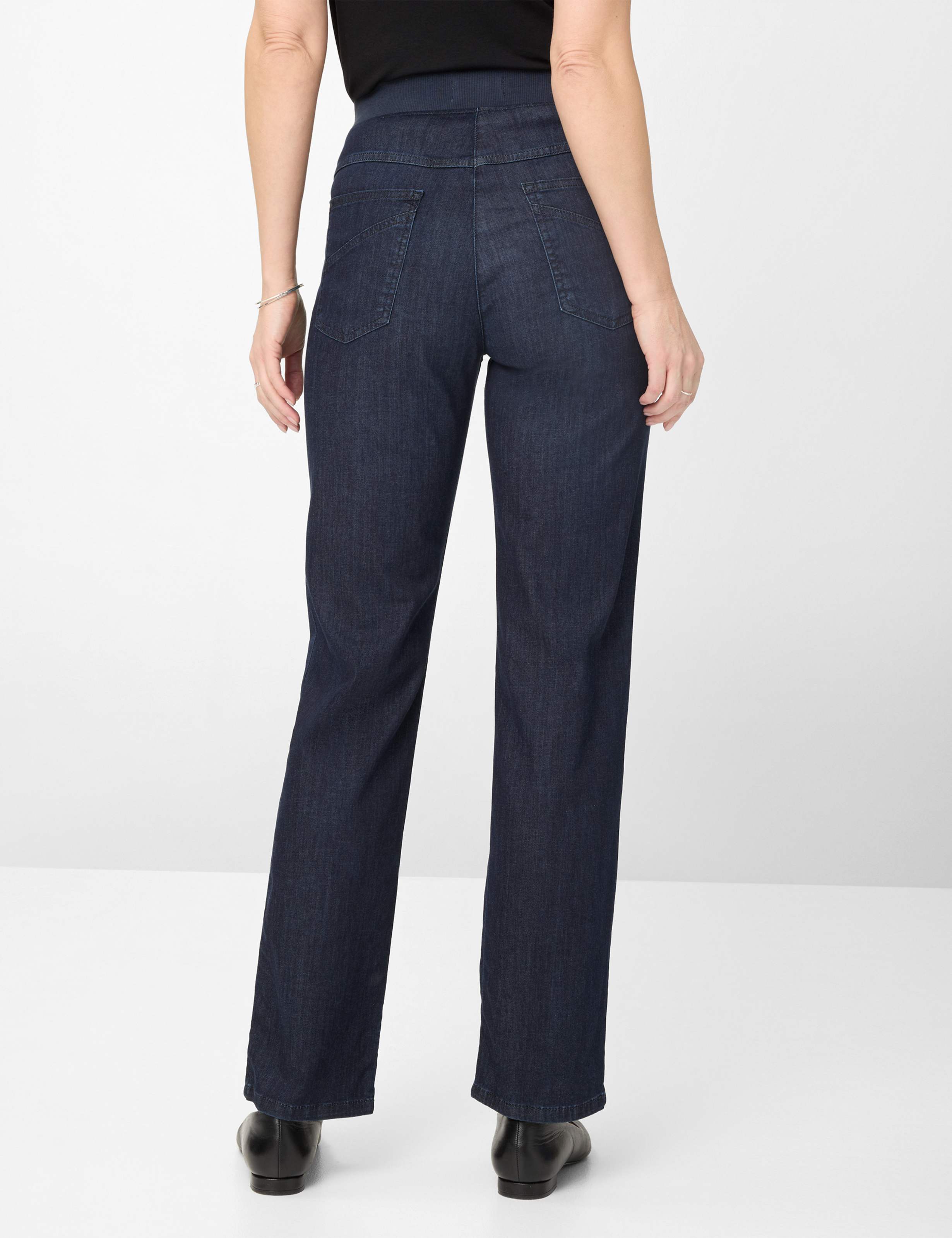 Damen Style CARINA Denim Dunkelblau Comfort Plus Fit Model Rueck