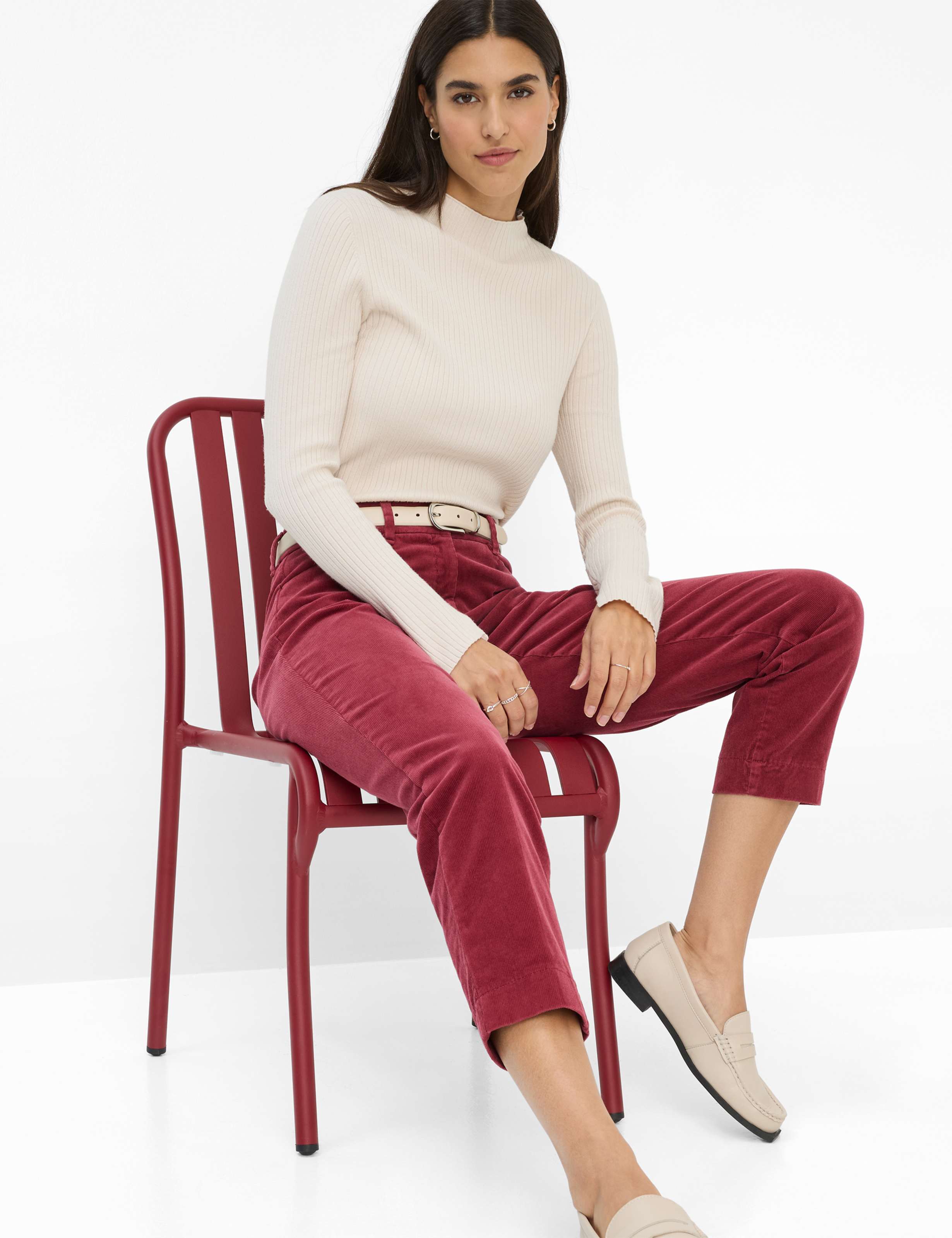 Femme Style MARA S Rouge Foncé Regular Fit Détail 1