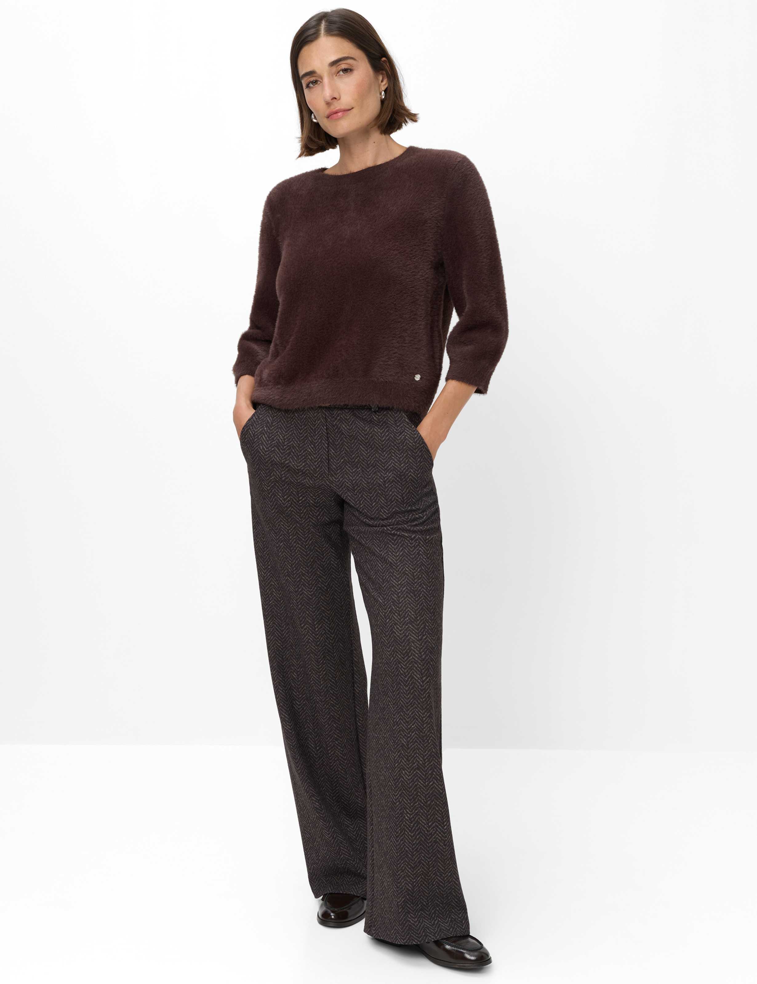 Femme Style NOEMI Marron Foncé  Tenue du mannequin