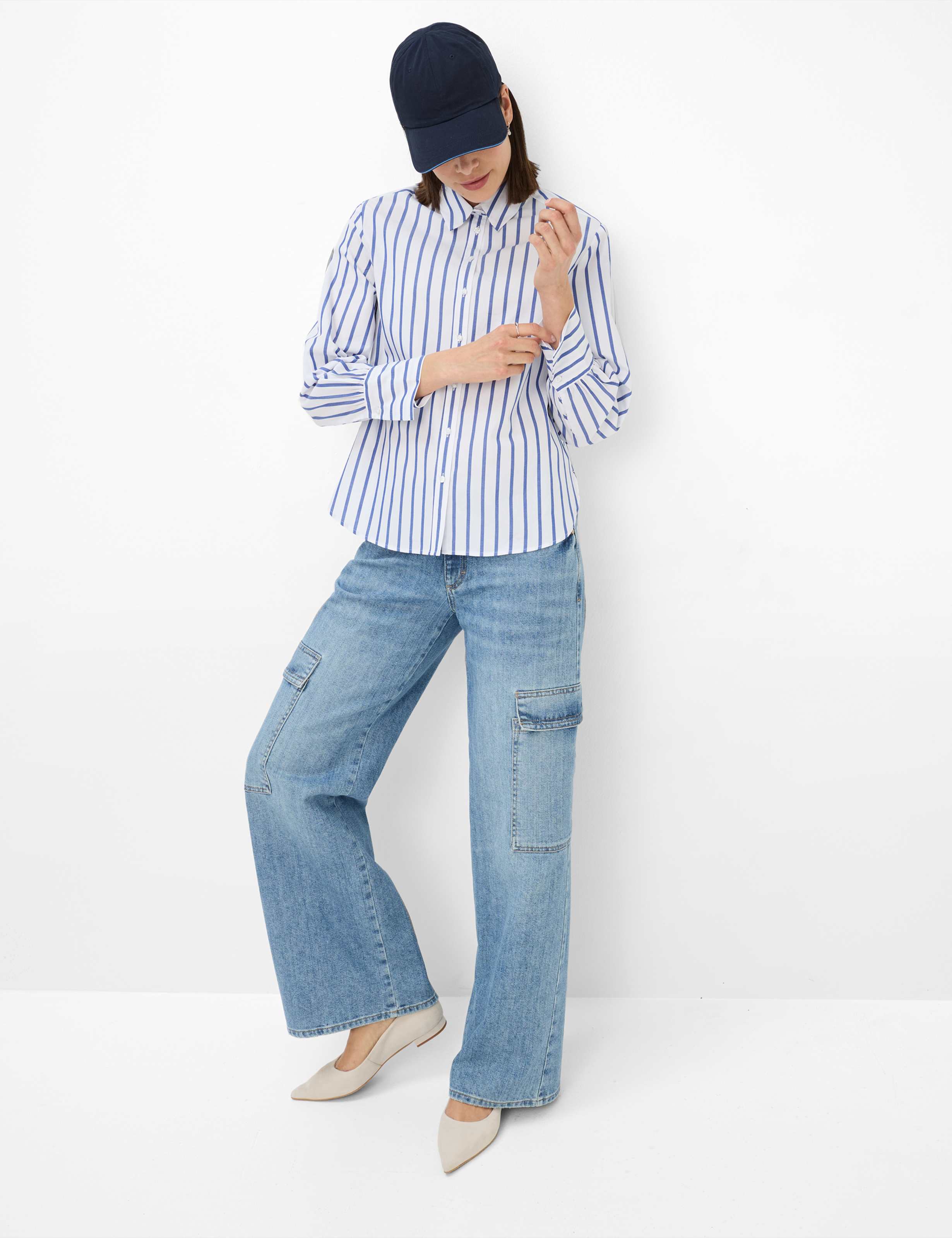 Damen Style VIC Dunkelblau  Model Outfit
