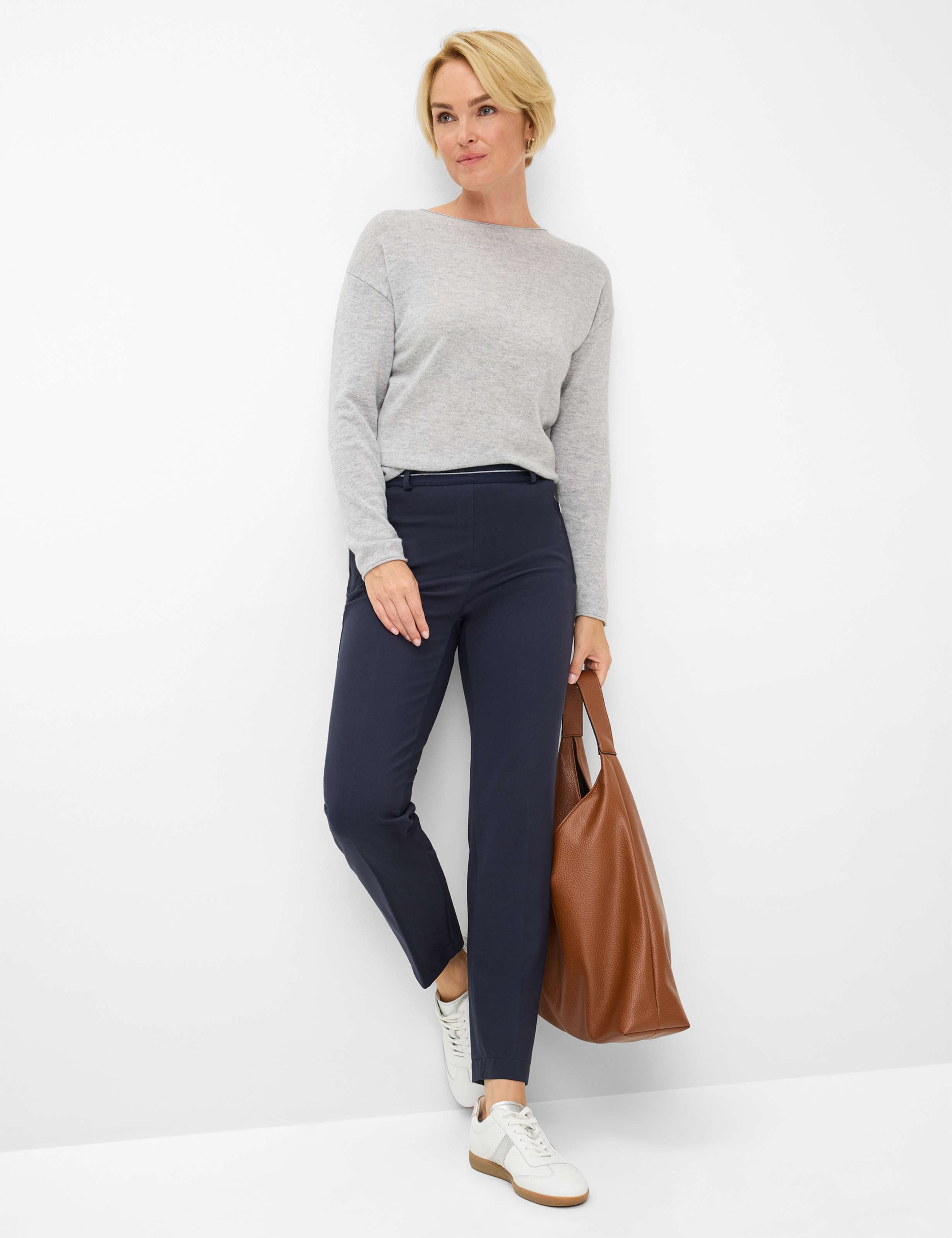 Damen Style CILLY Dunkelblau Comfort Plus Fit Model Outfit