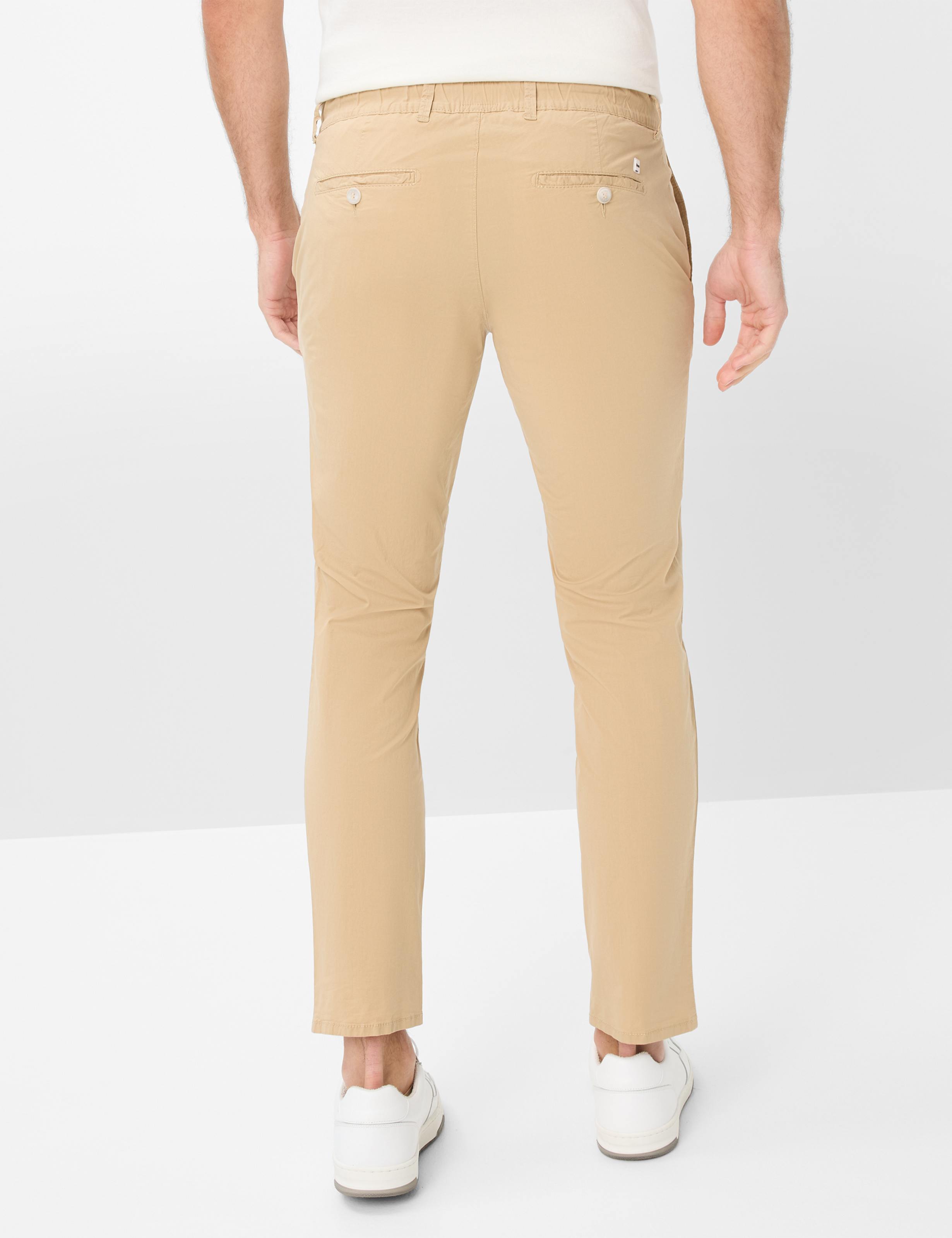 Herren Style FABIO Beige Modern Fit Model Rueck