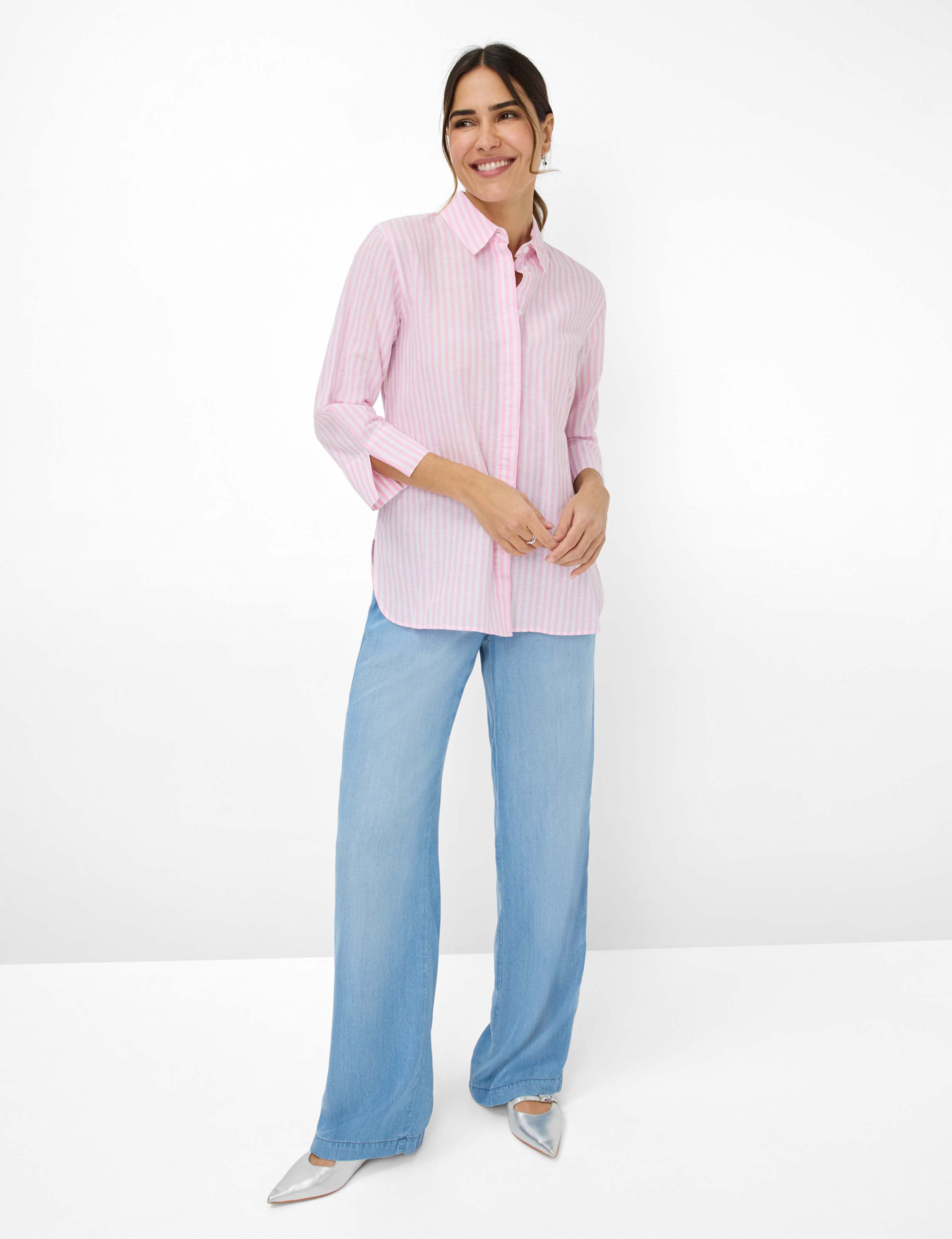 Women Style VICKI Rose  Model Outfit