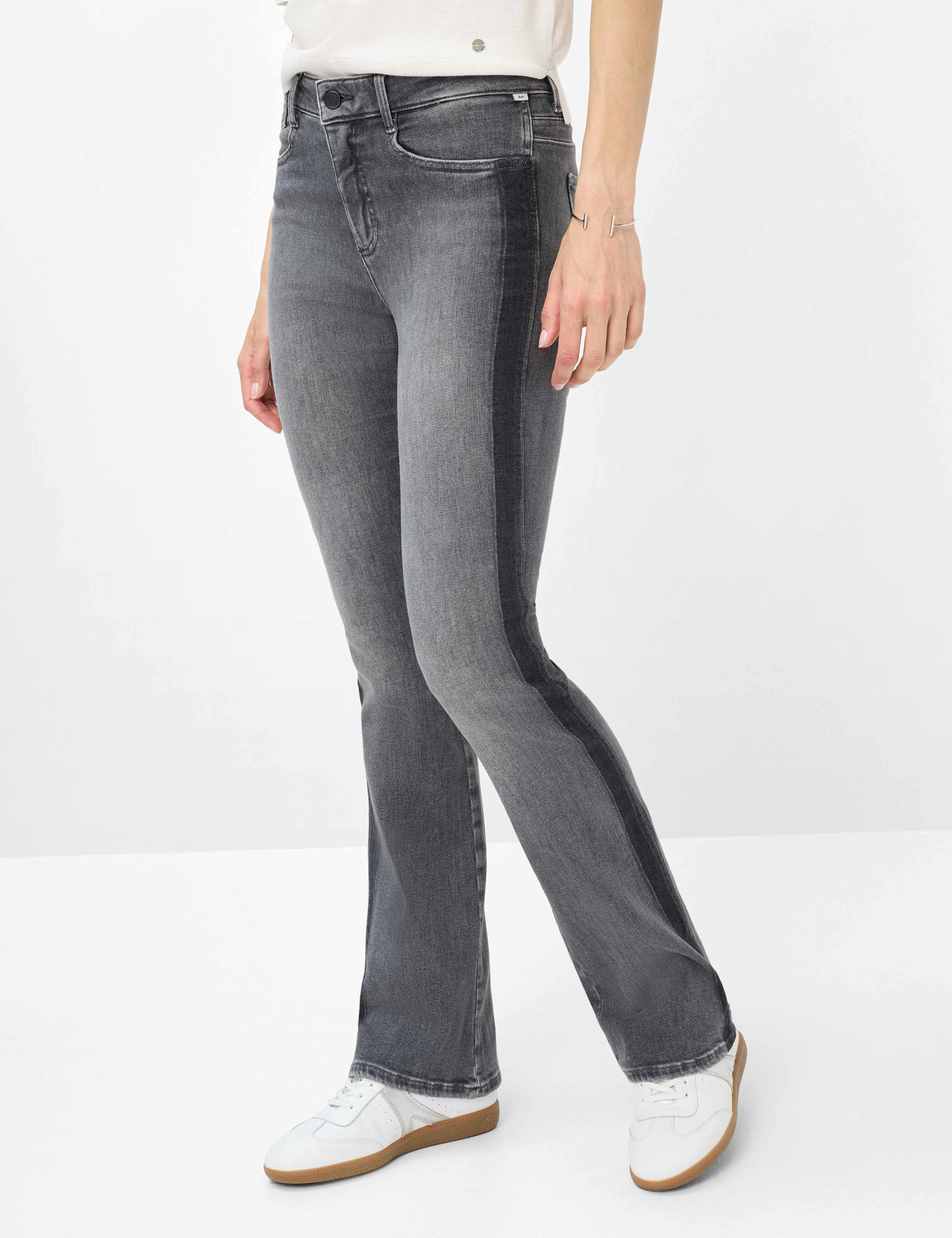 Damen Style ANA Hellgrau Skinny Fit Model Front