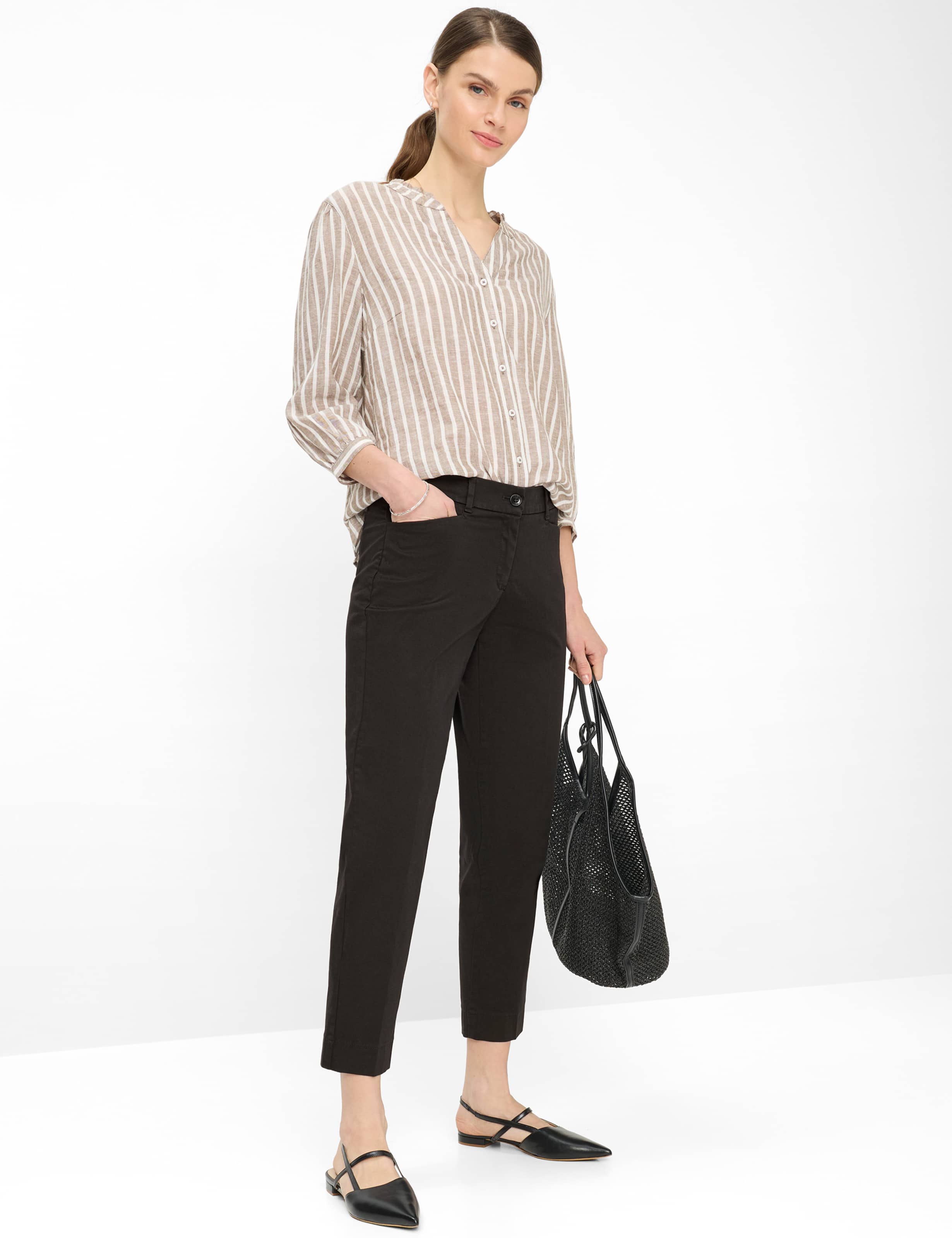 Damen Style MARA S Perma Schwarz Regular Fit Model Outfit