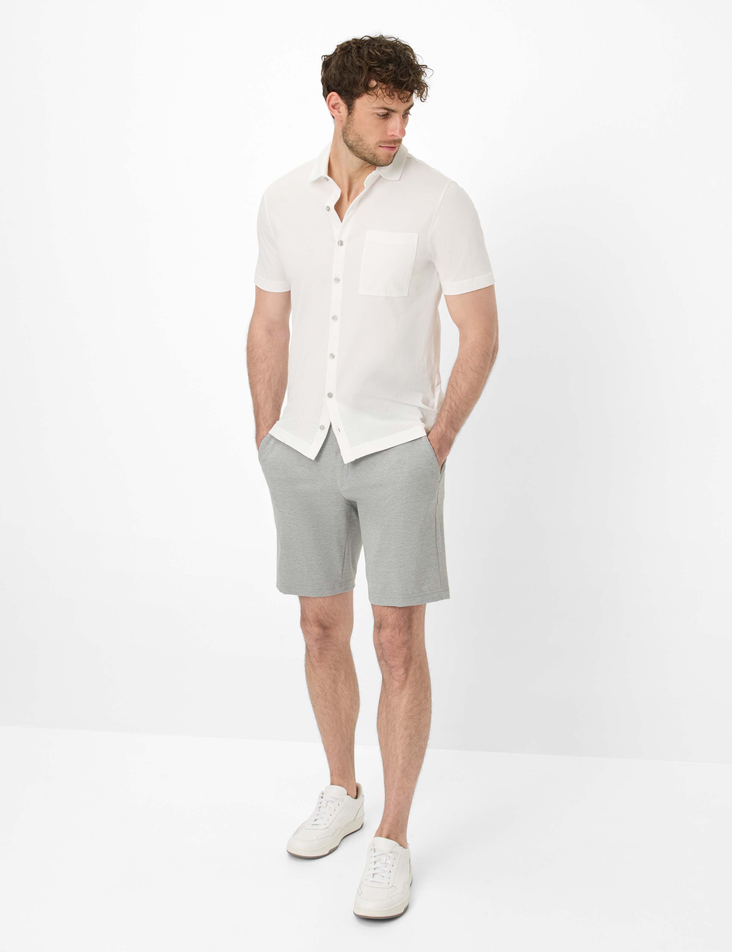Herren Style SILVIO Hellgrau Modern Fit Model Outfit