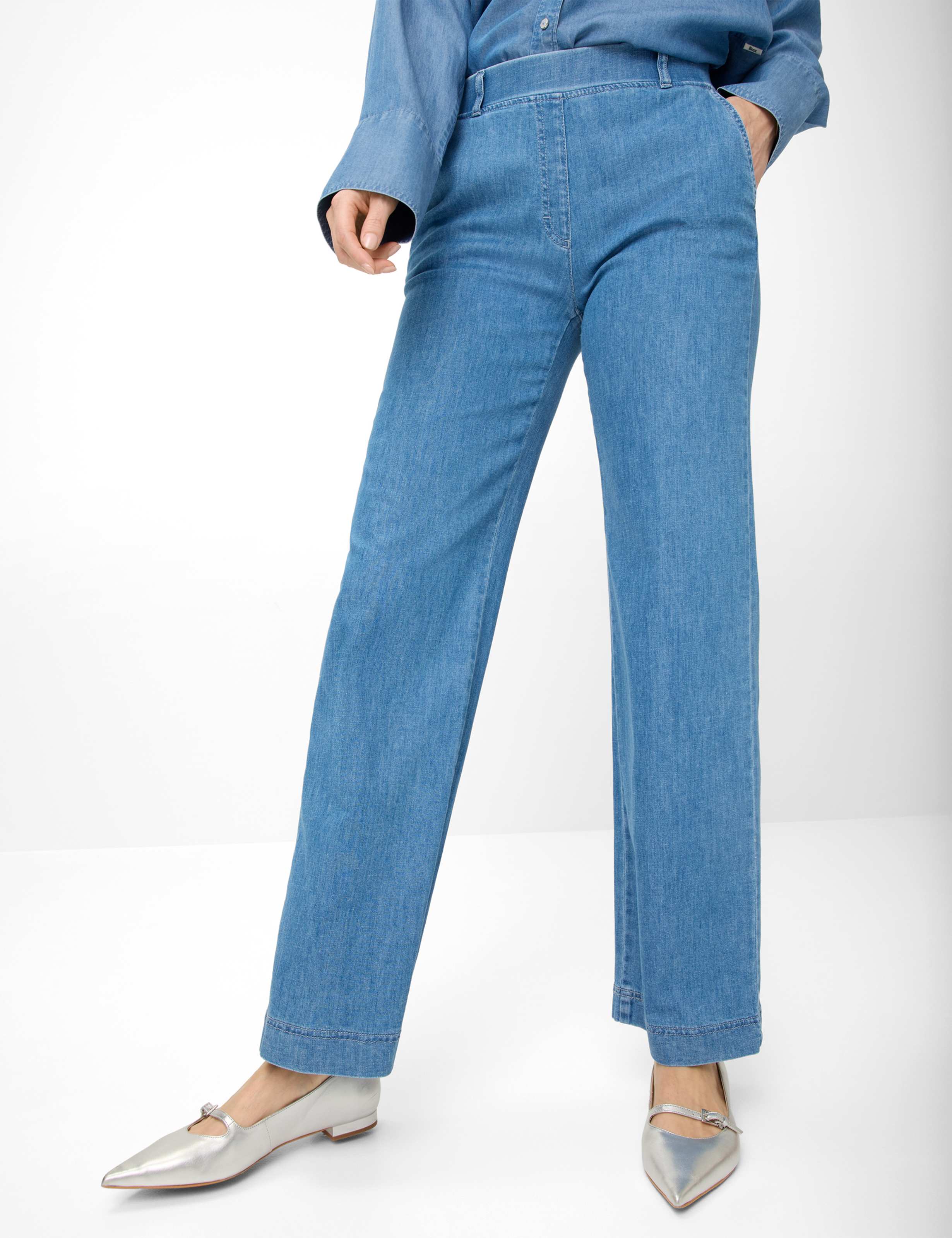 Blautöne, Damen, Style PAM FLARED, MODEL_FRONT_ISHOP