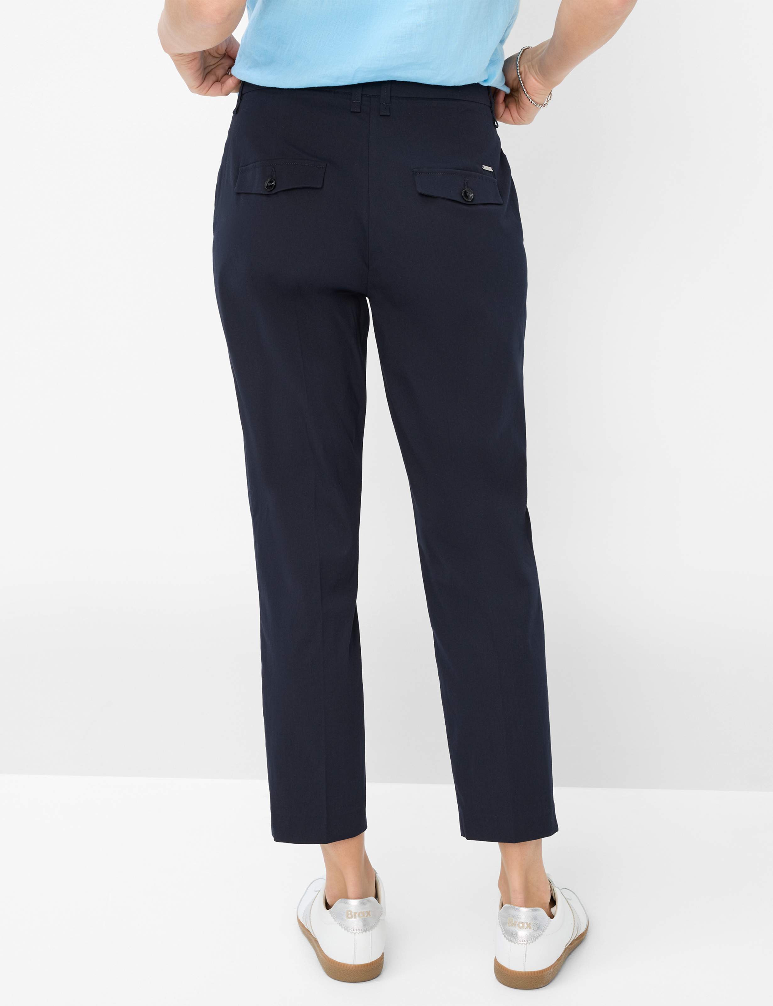 Damen Style MARA S Dunkelblau Regular Fit Model Rueck