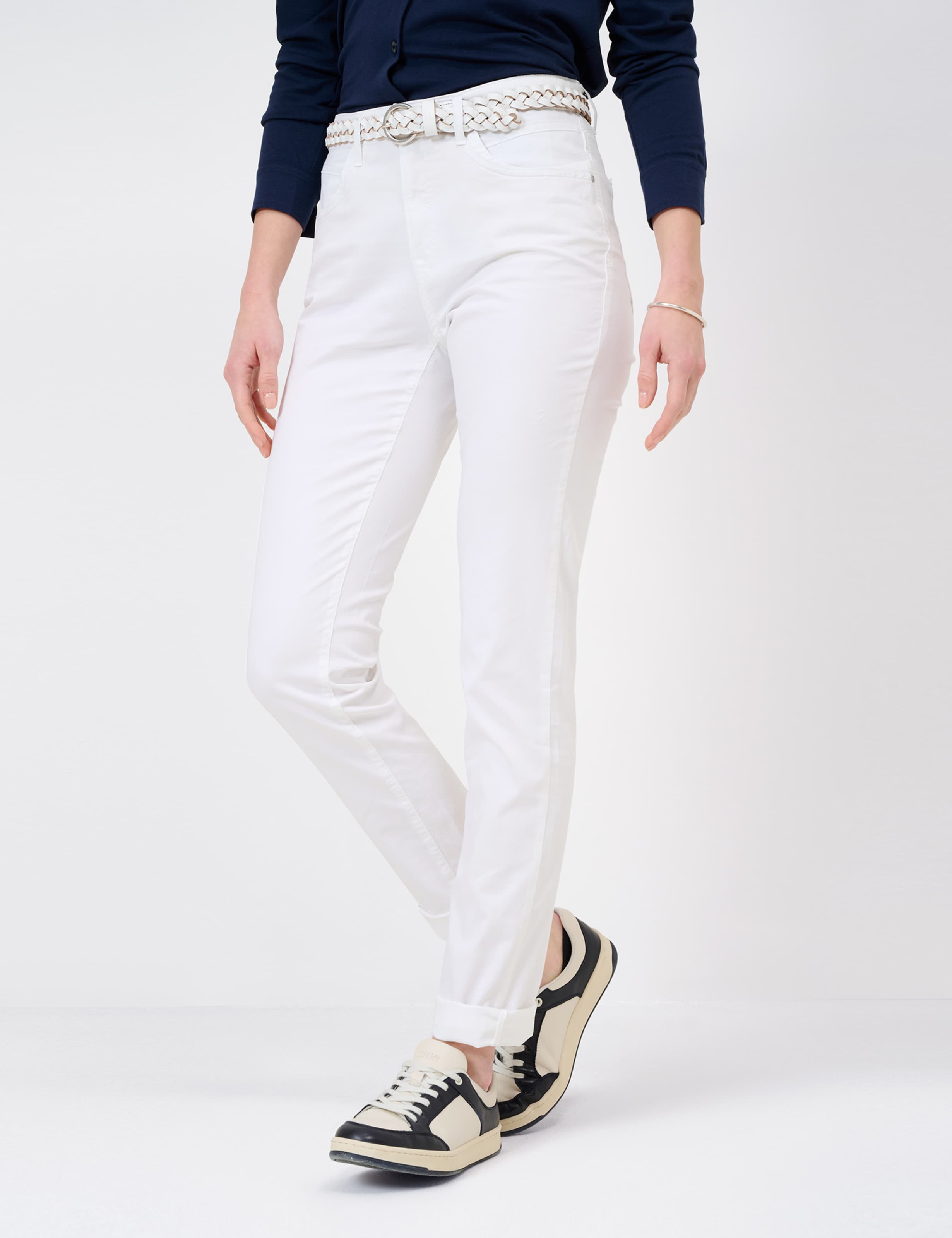 Women Style MARY WHITE Regular Fit Model Front