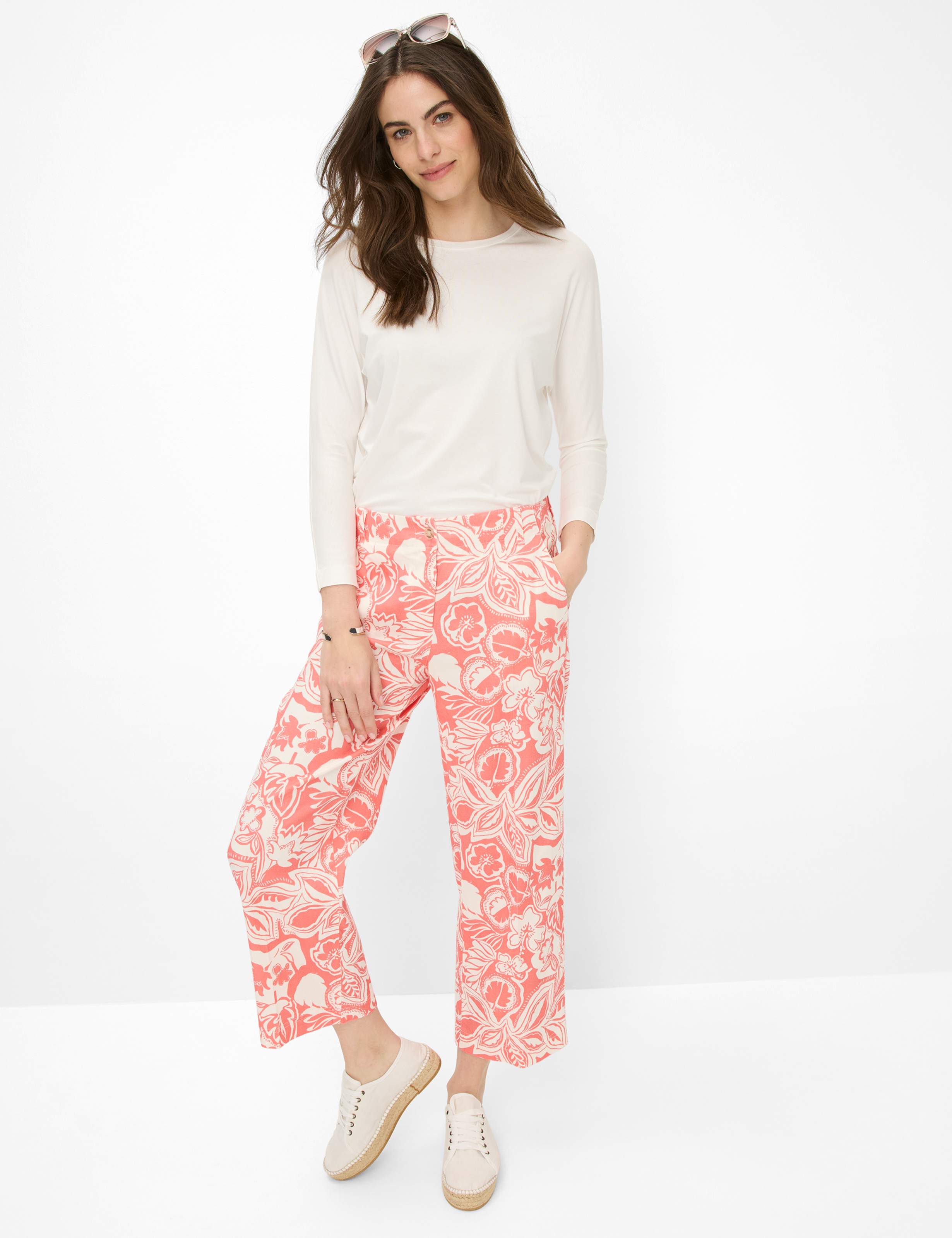 Women Style MAINE S Light Red Wide Leg Model Outfit