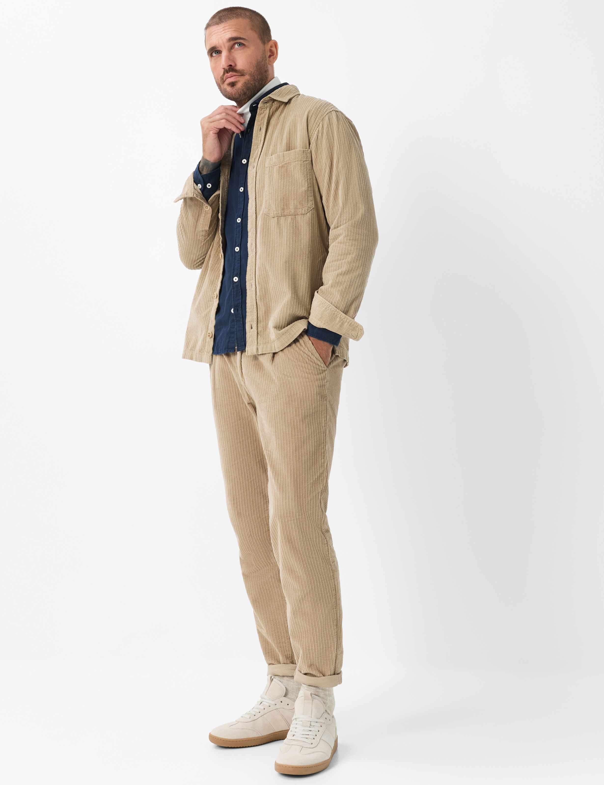 Homme Style KAY Marron Clair  Tenue du mannequin