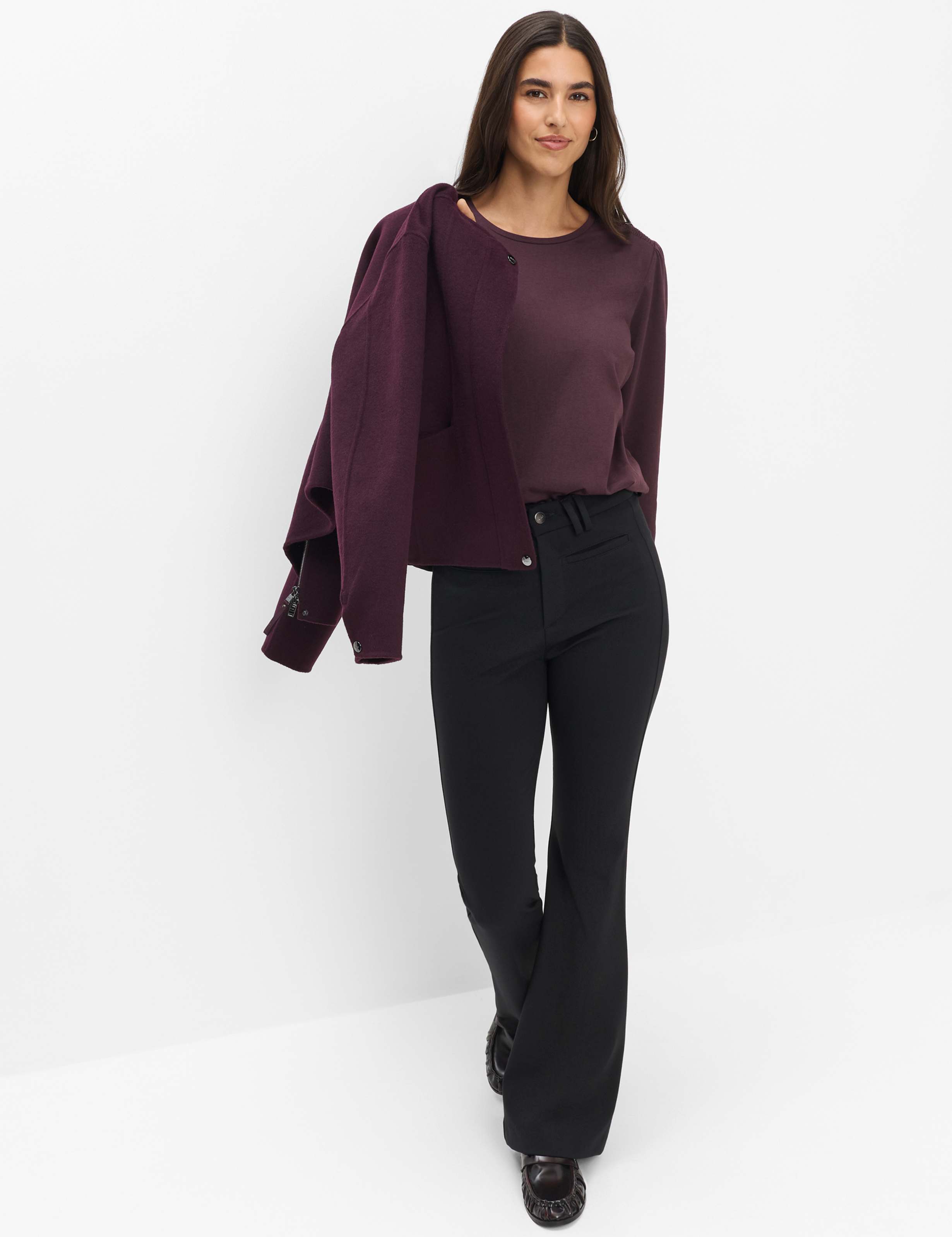 Femme Style CAITLIN L Violette Foncé  Tenue du mannequin
