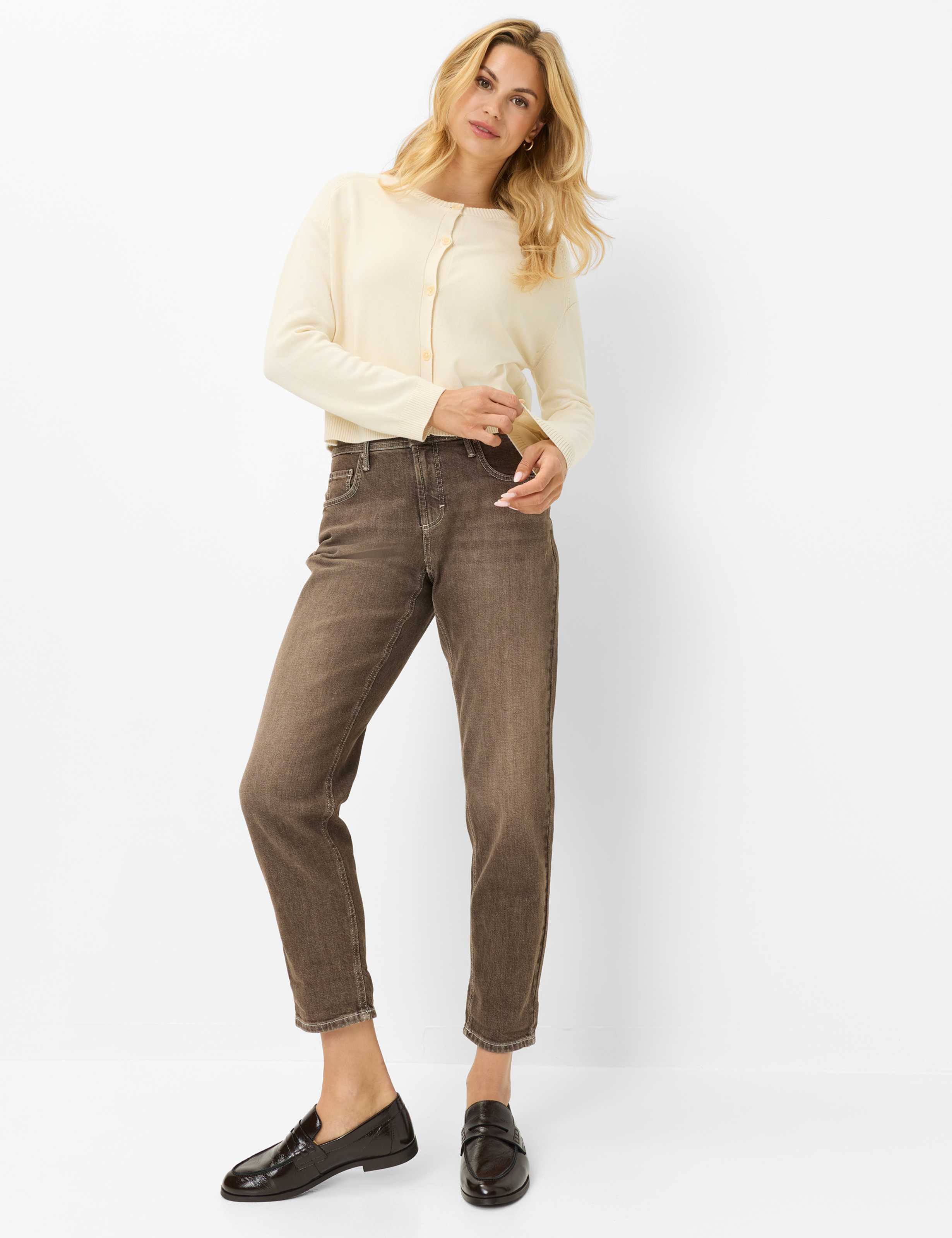Dames Style MILEY S Denim Donkerbruin Tapered Fit Model outfit