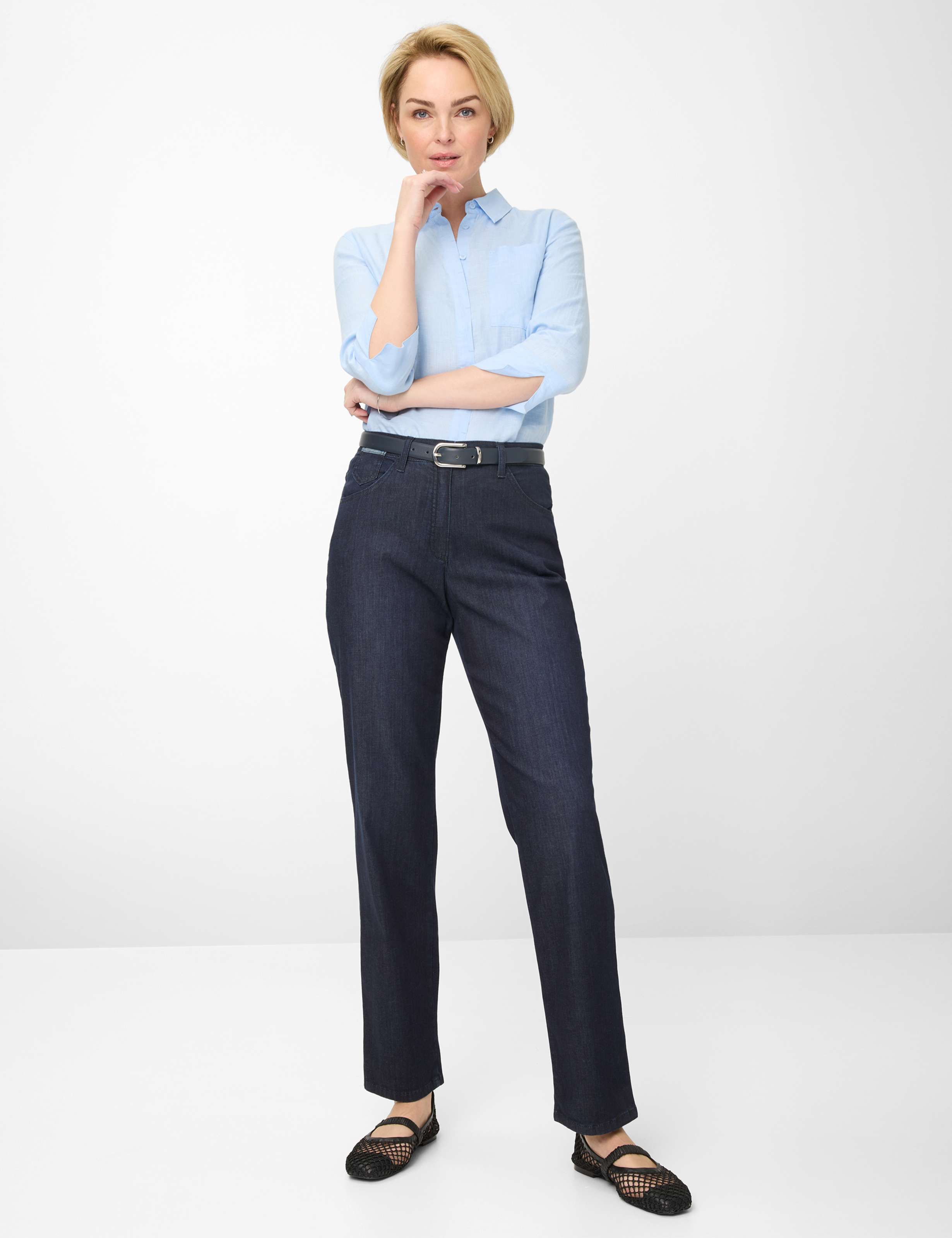 Damen Style CORRY Denim Dunkelblau Comfort Plus Fit Model Outfit
