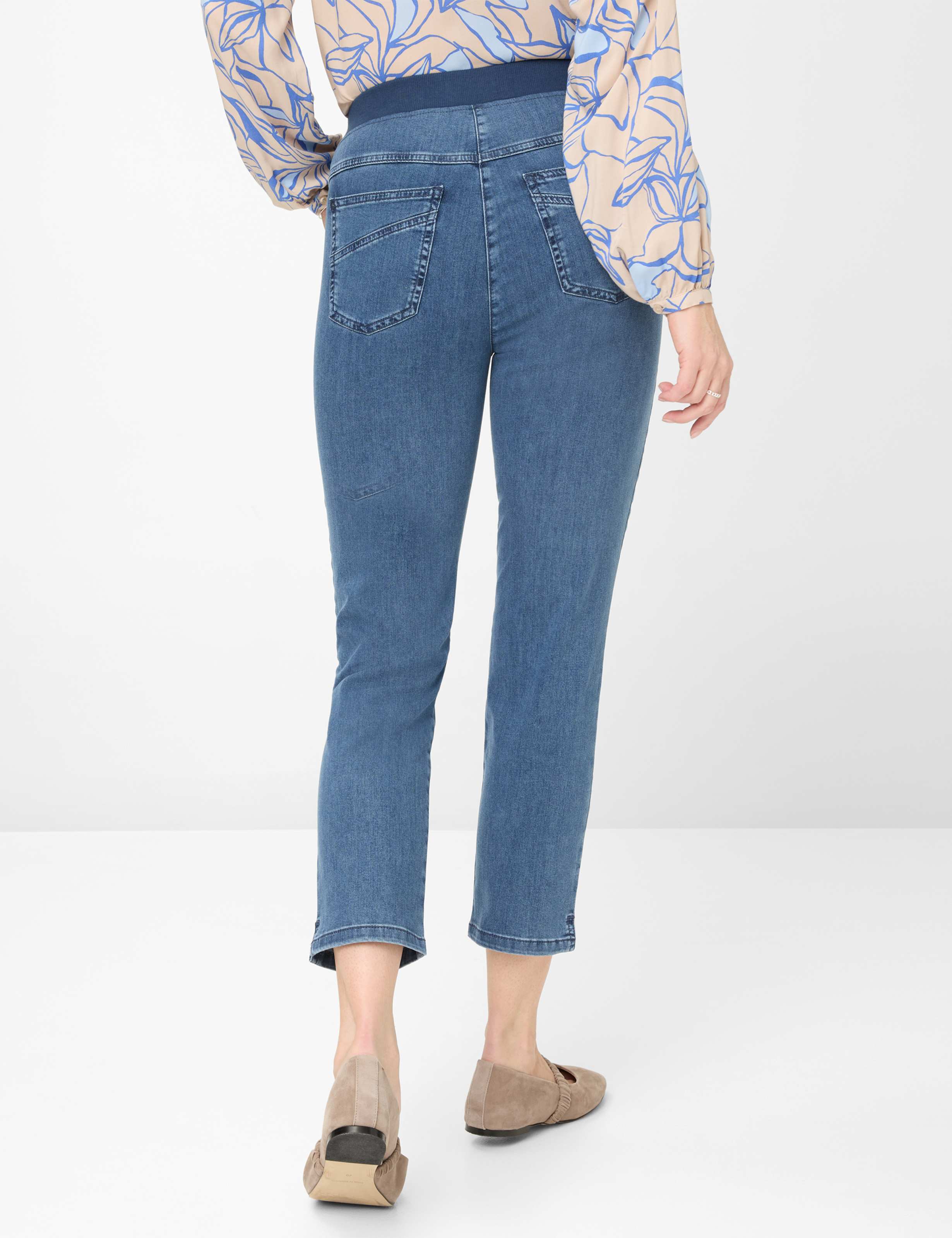 Damen Style PAMINA 6/8 Denim Blau Slim Fit Model Rueck