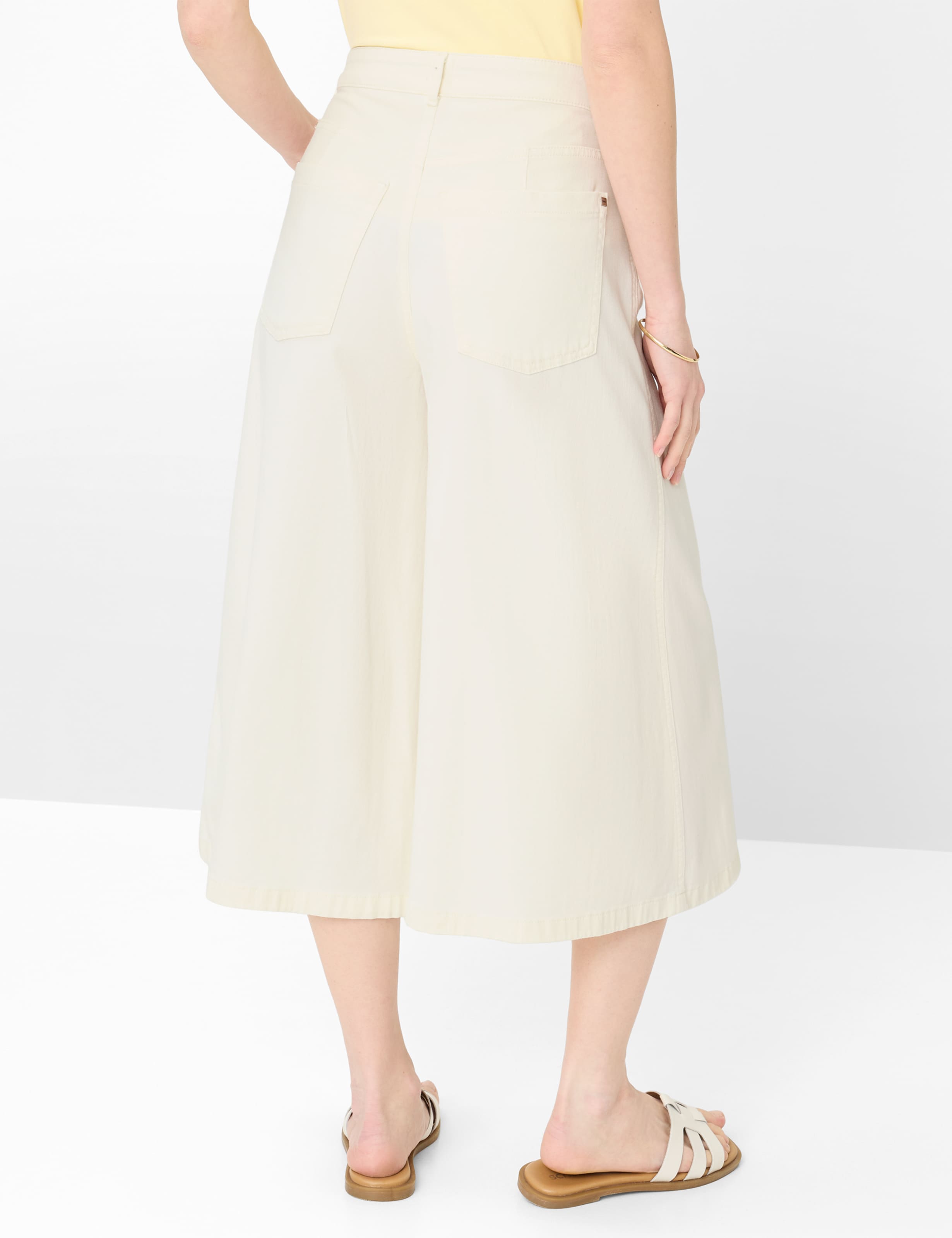 Shades of White, Women, Style MELLI S, MODEL_RUECK_ISHOP