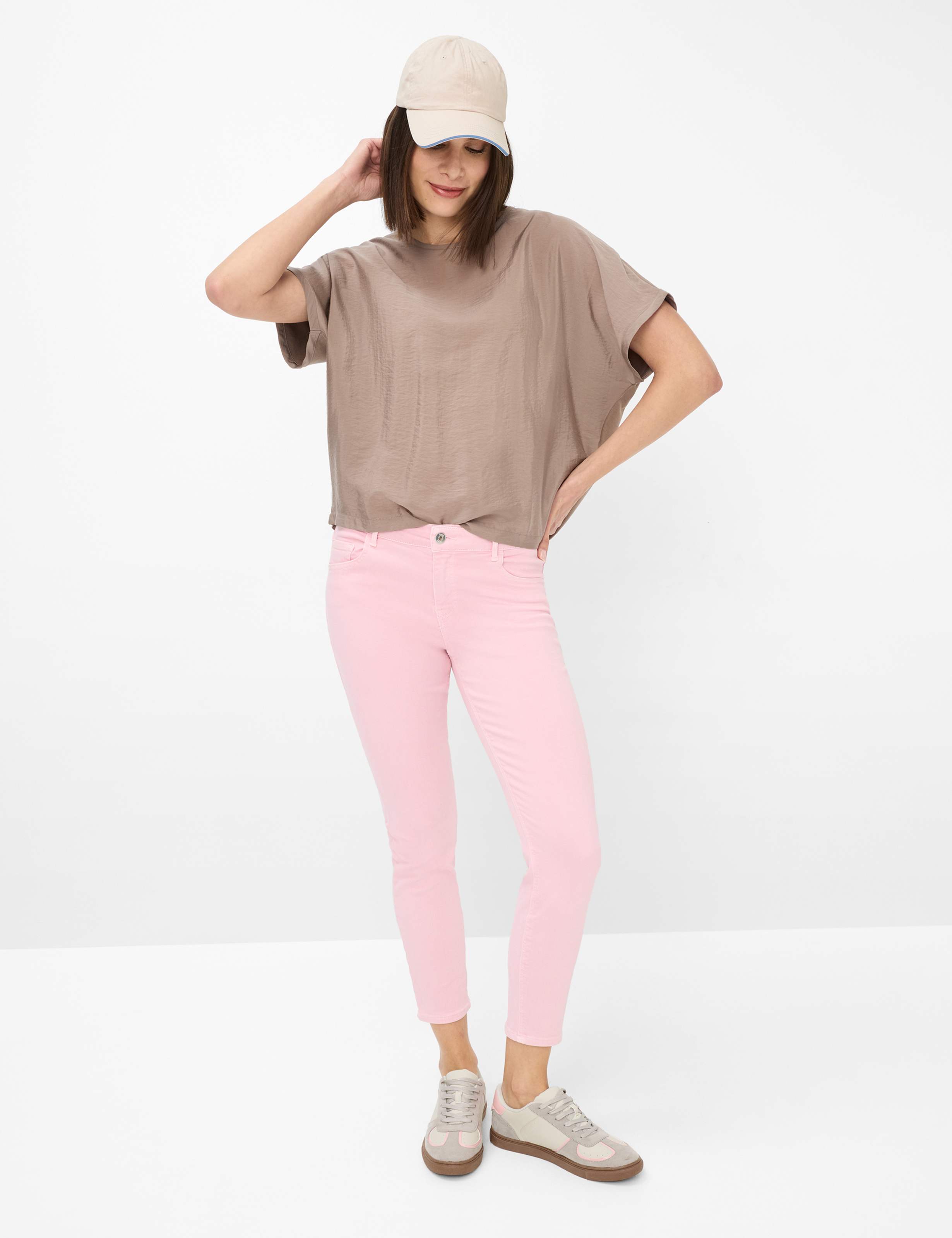 Damen Style SHAKIRA S Denim Rosa Slim Fit Model Outfit