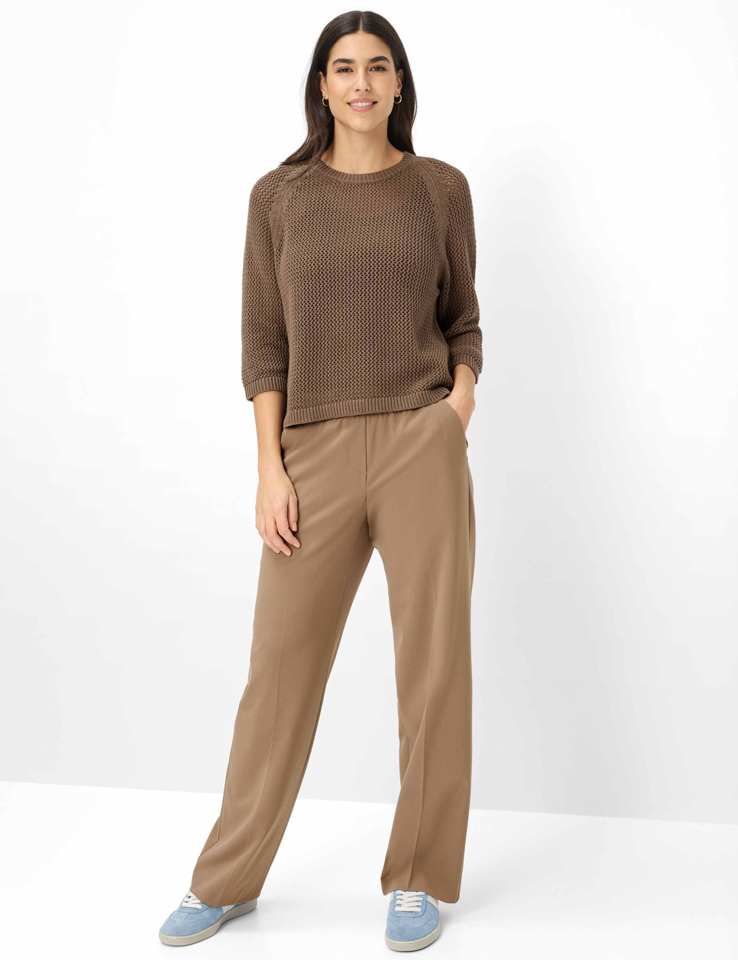 Dame Style NALA Mørkebrun  Model Outfit