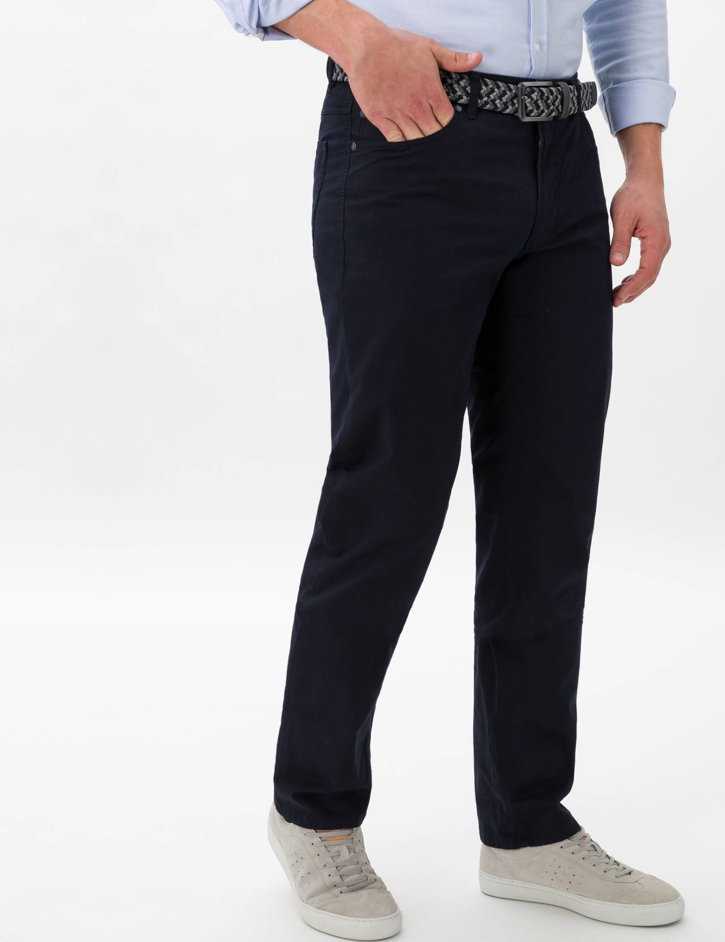 Herren Style CARLOS Dunkelblau Regular Fit Model Rueck
